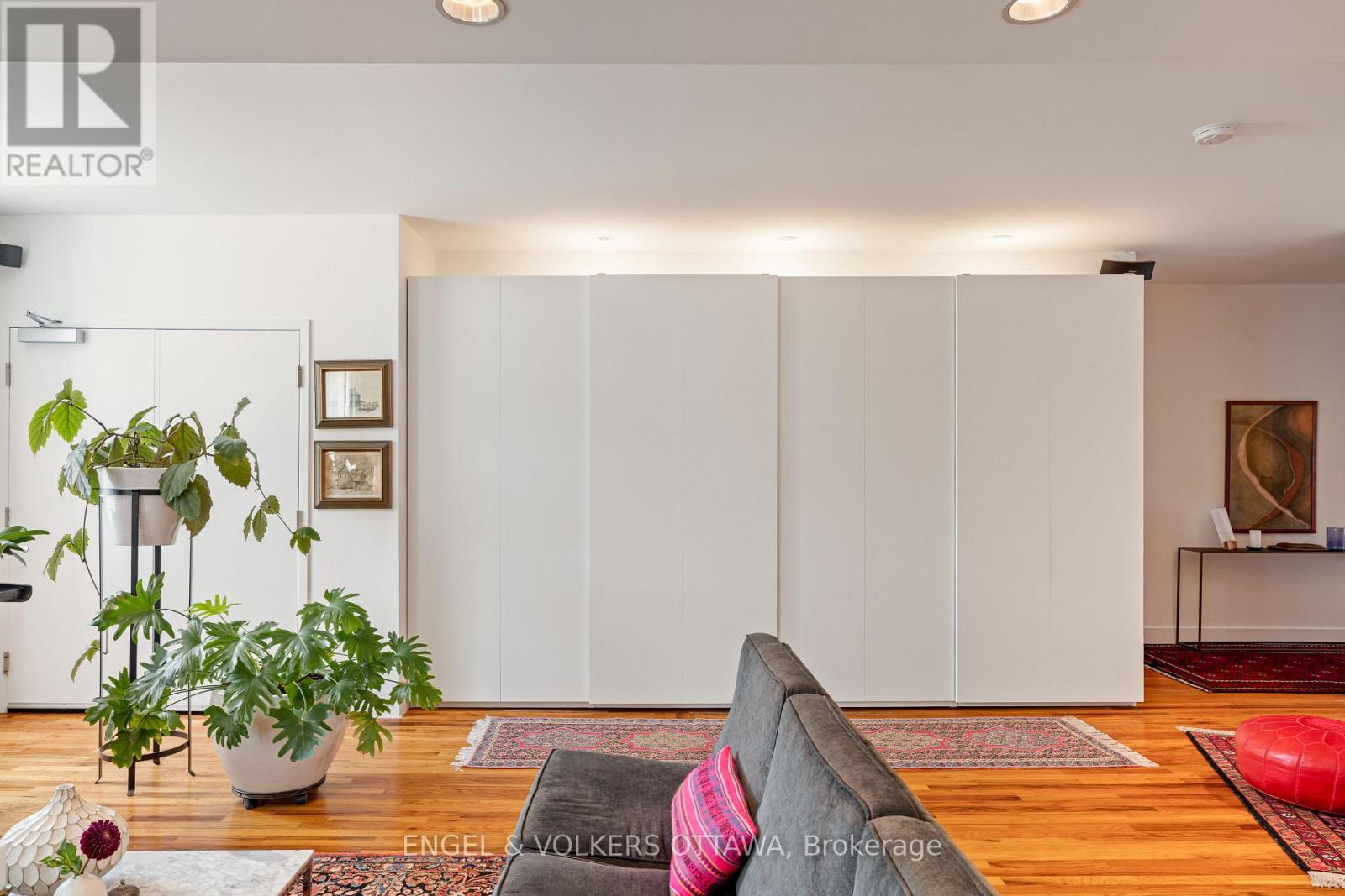 378-380 Booth Street, Ottawa, Ontario K1R 7K6 - Photo 8 - X12524762