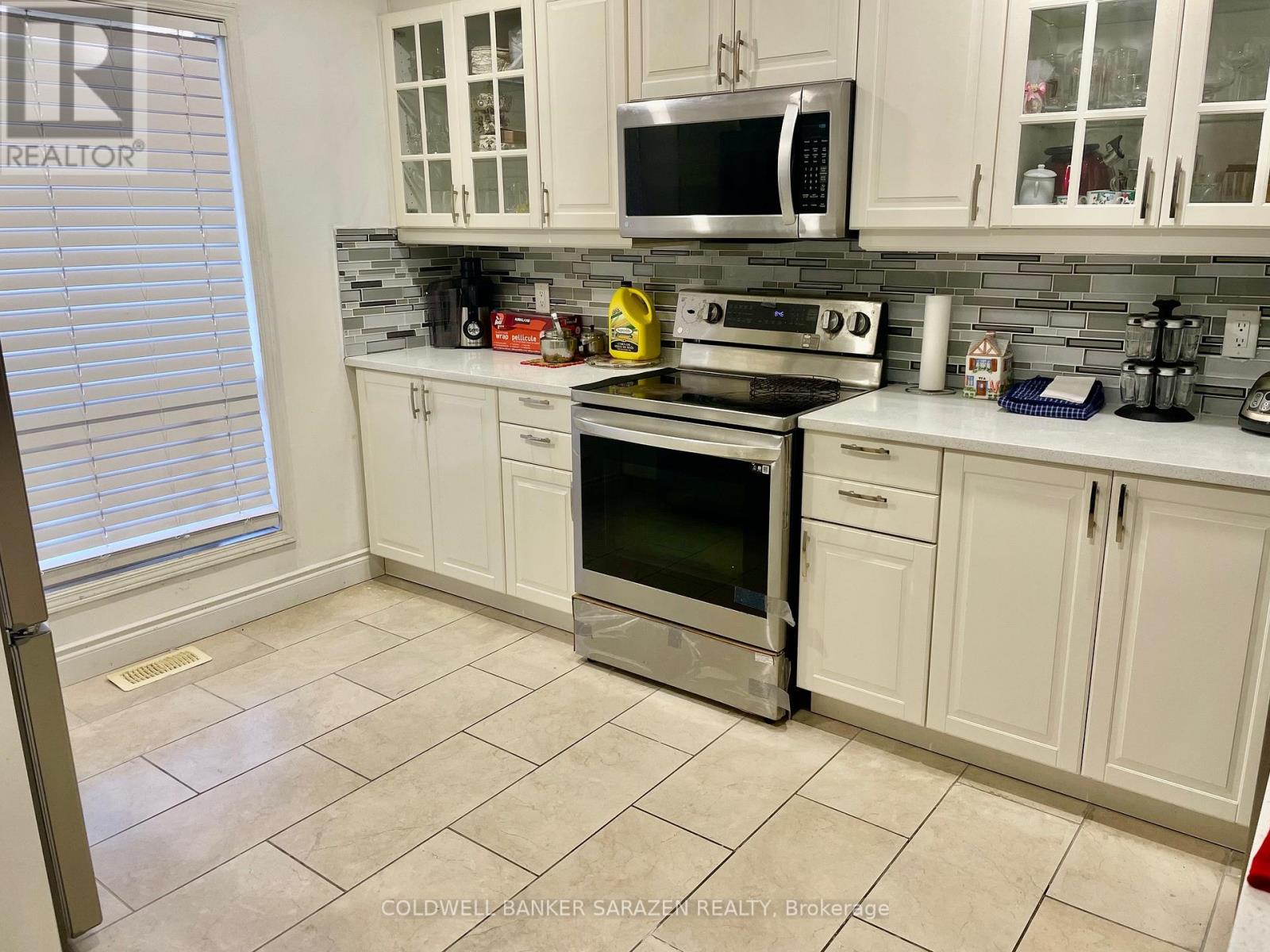 15 Sturbridge Private, Ottawa, Ontario K1T 3J6 - Photo 12 - X12430735