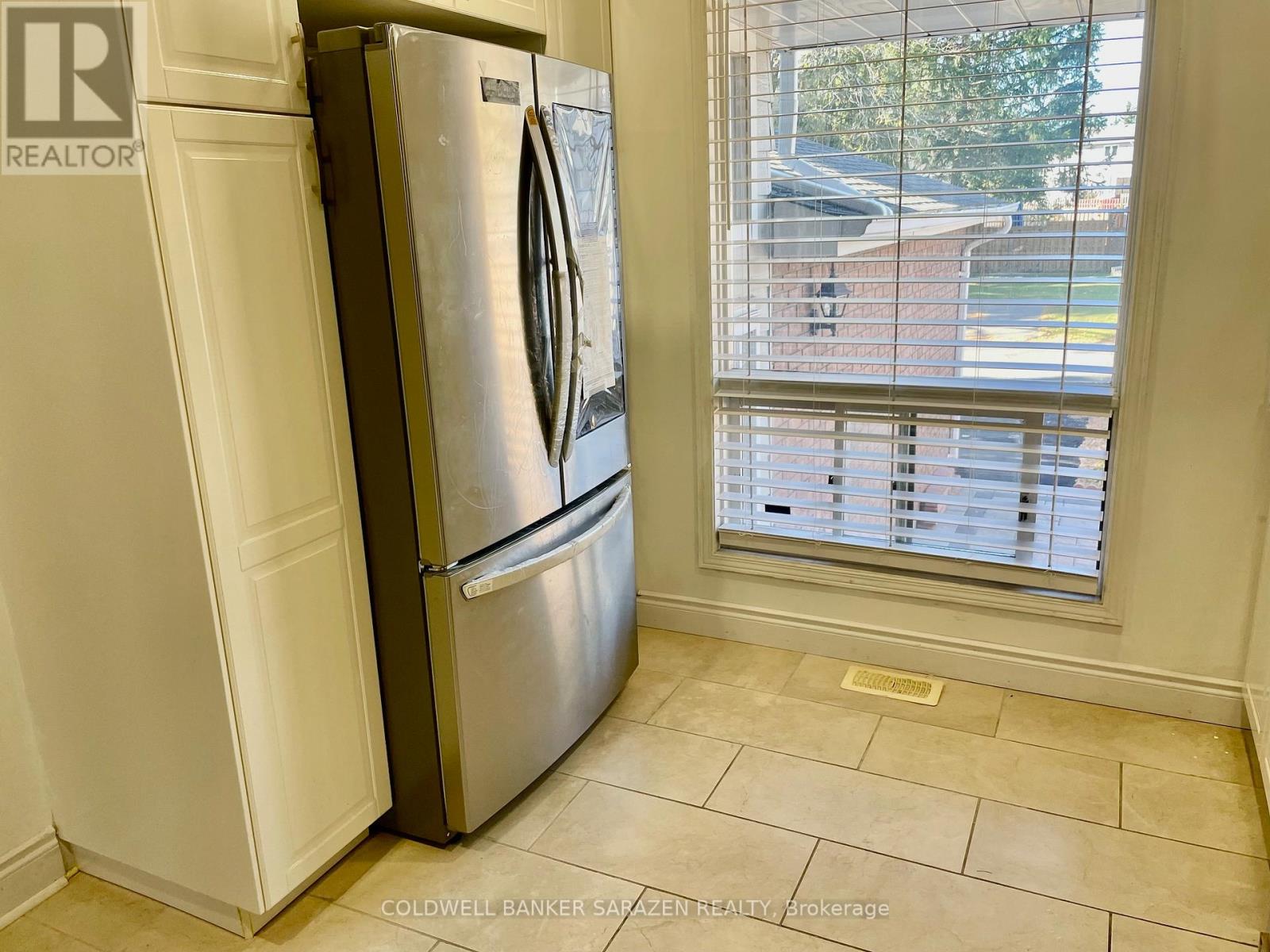 15 Sturbridge Private, Ottawa, Ontario K1T 3J6 - Photo 13 - X12430735