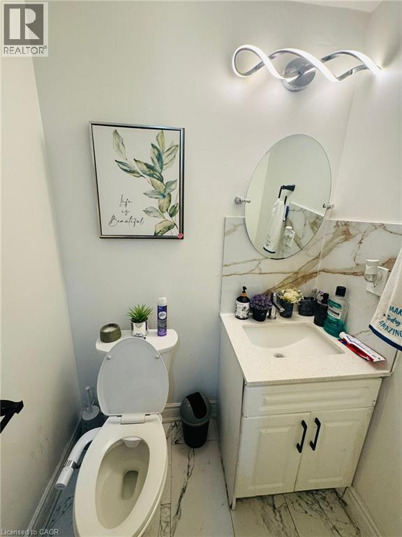 37 Juanita Drive, Hamilton, Ontario L9C 2G4 - Photo 4 - 40785252