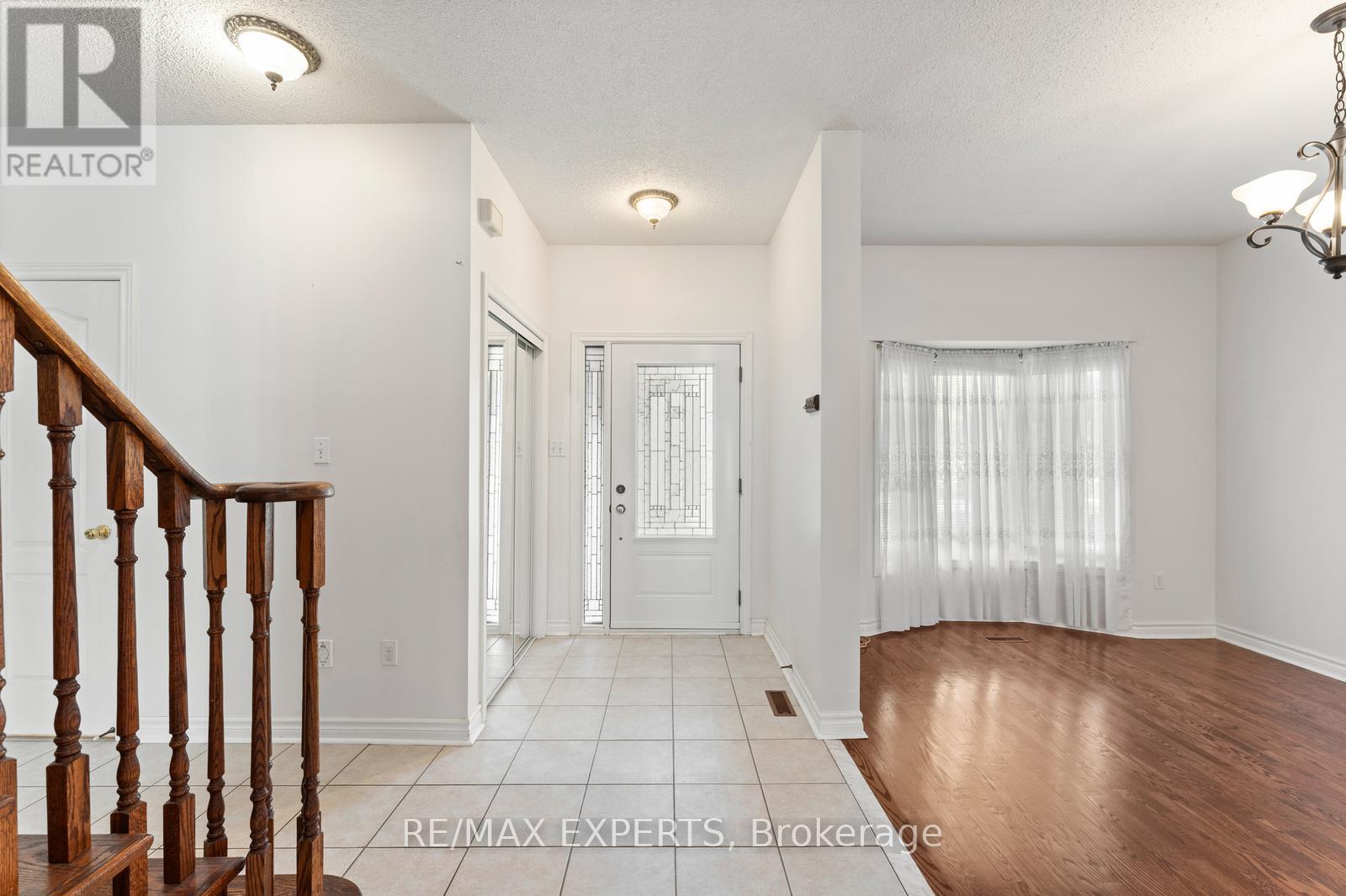 157 Cherokee Drive, Vaughan, Ontario  L6A 2M7 - Photo 7 - N12524724