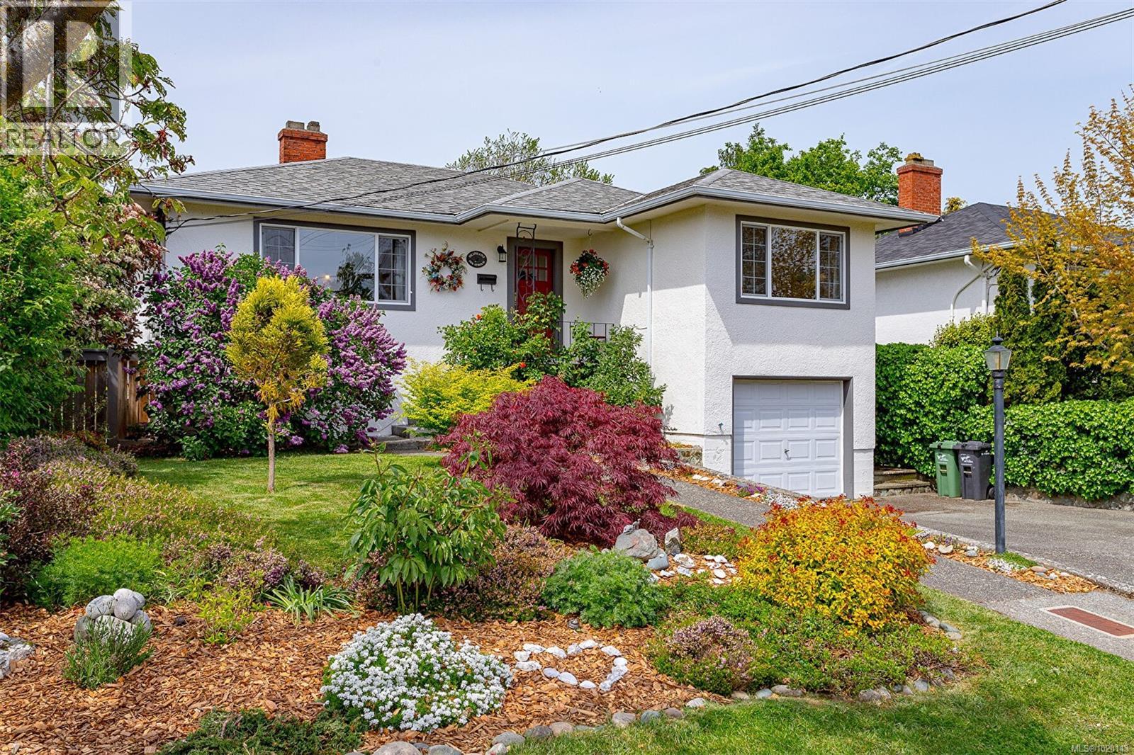 1476 Stroud Rd, Victoria, British Columbia