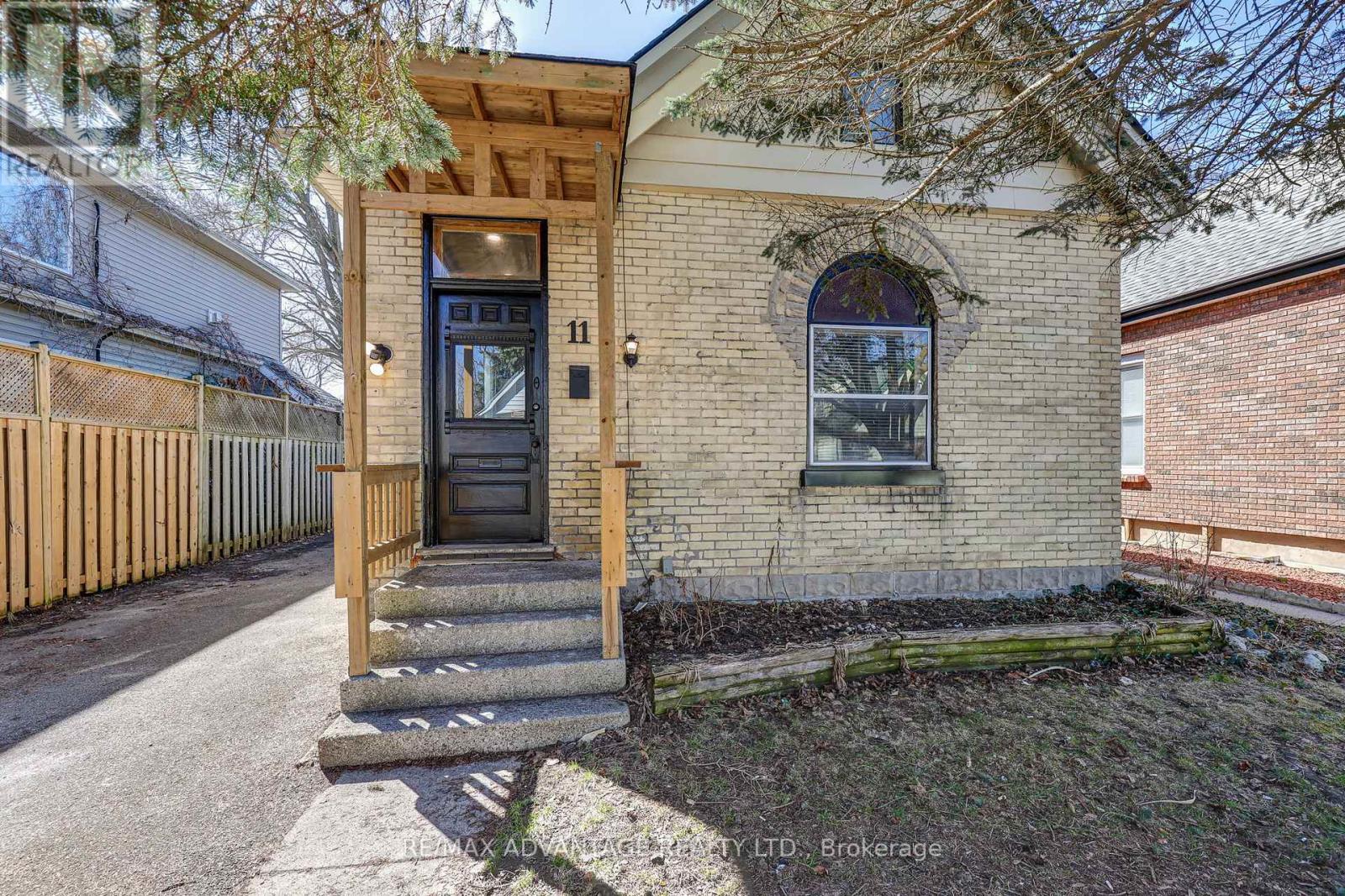 11 Josephine Street, London South, Ontario  N5Z 3N7 - Photo 2 - X12524776