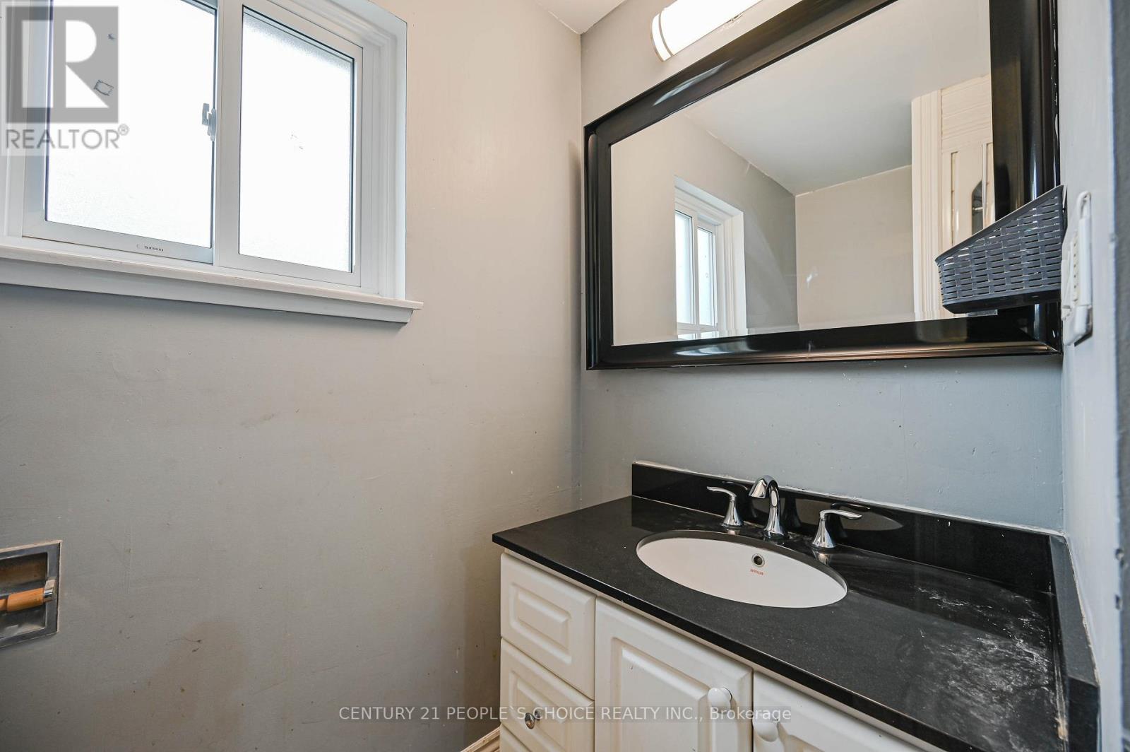 21 Cathedral Road, Brampton, Ontario  L6W 2P1 - Photo 15 - W12524728