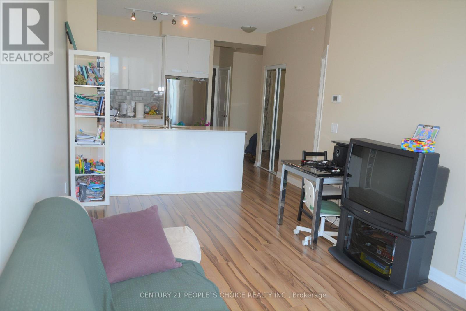 1003 - 75 Eglinton Avenue W, Mississauga, Ontario  L5R 0E5 - Photo 6 - W12524736