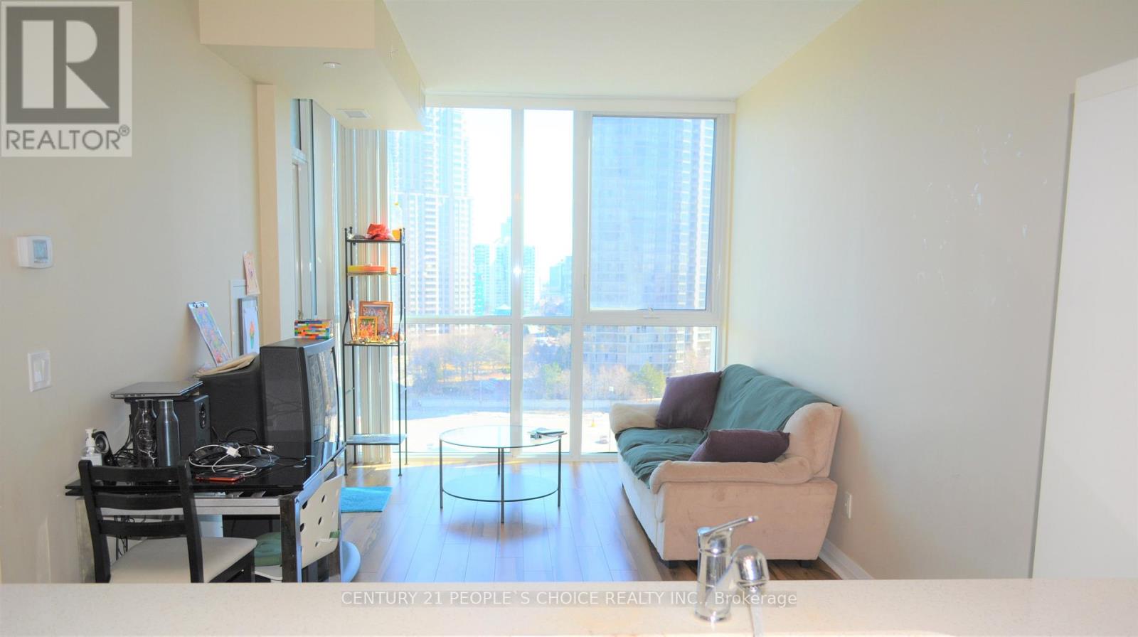 1003 - 75 Eglinton Avenue W, Mississauga, Ontario  L5R 0E5 - Photo 9 - W12524736