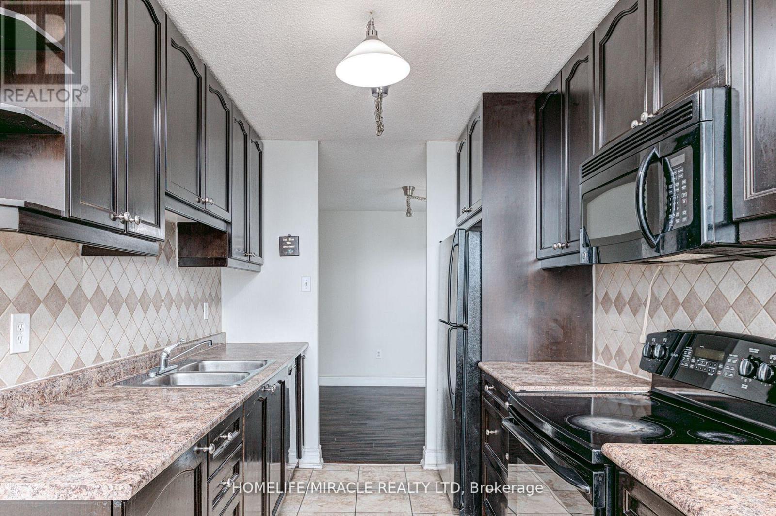 1004 - 17 Knightsbridge Road, Brampton, Ontario  L6T 3X9 - Photo 12 - W12524740