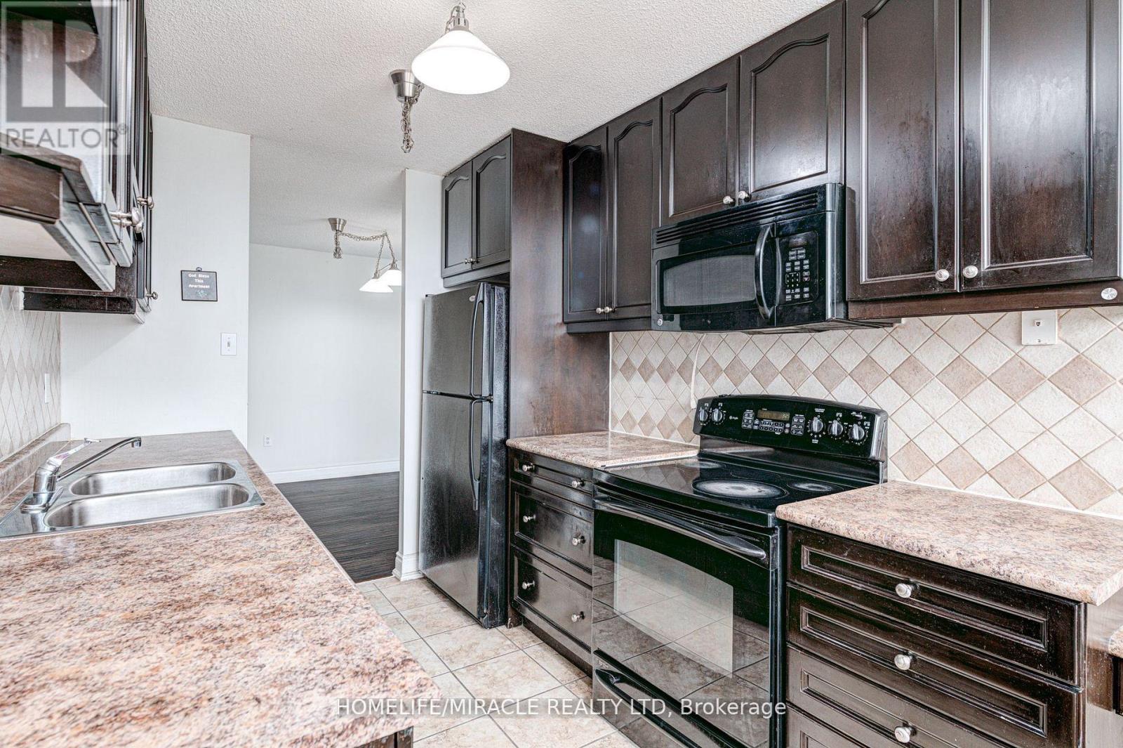 1004 - 17 Knightsbridge Road, Brampton, Ontario  L6T 3X9 - Photo 13 - W12524740