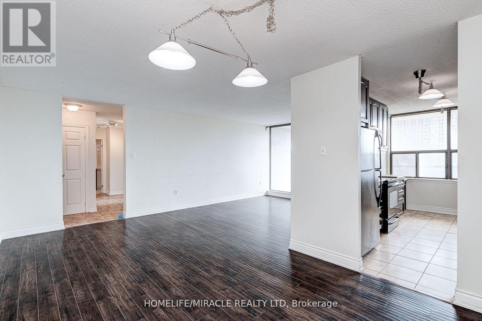 1004 - 17 Knightsbridge Road, Brampton, Ontario  L6T 3X9 - Photo 14 - W12524740