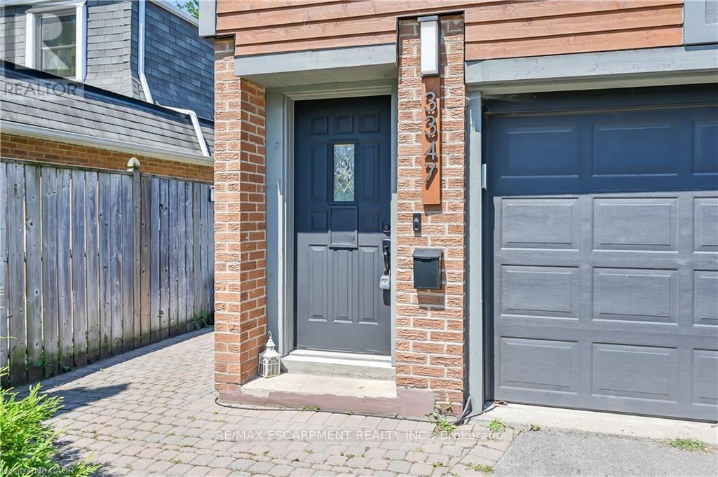 3347 Hannibal Road, Burlington, Ontario  L7M 1R8 - Photo 3 - W12524760