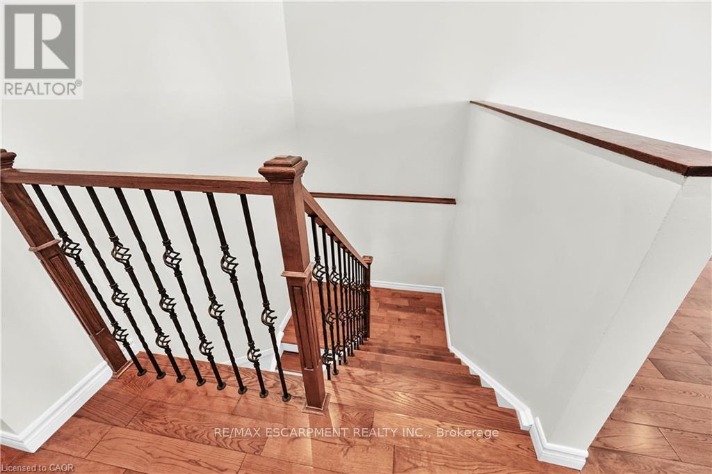 3347 Hannibal Road, Burlington, Ontario  L7M 1R8 - Photo 6 - W12524760