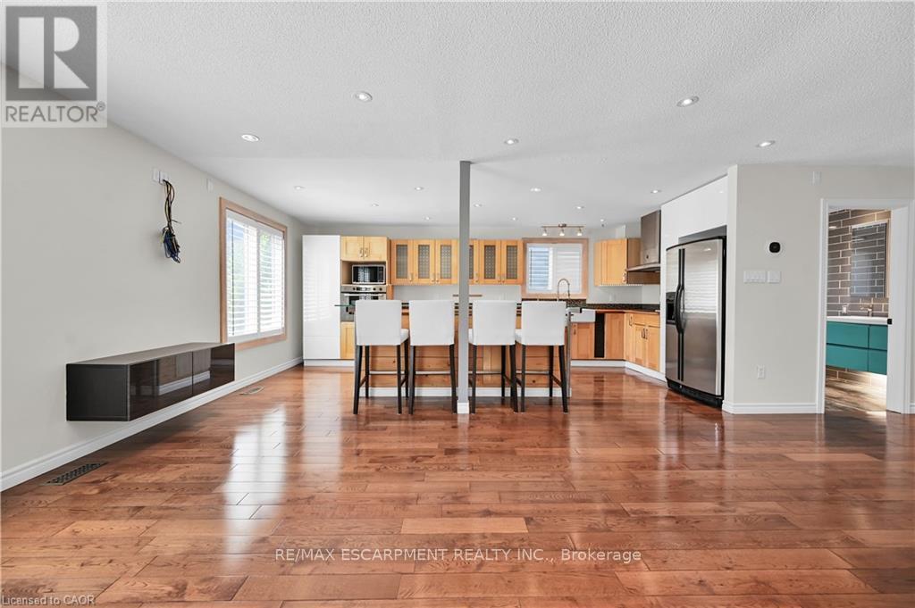 3347 Hannibal Road, Burlington, Ontario  L7M 1R8 - Photo 9 - W12524760