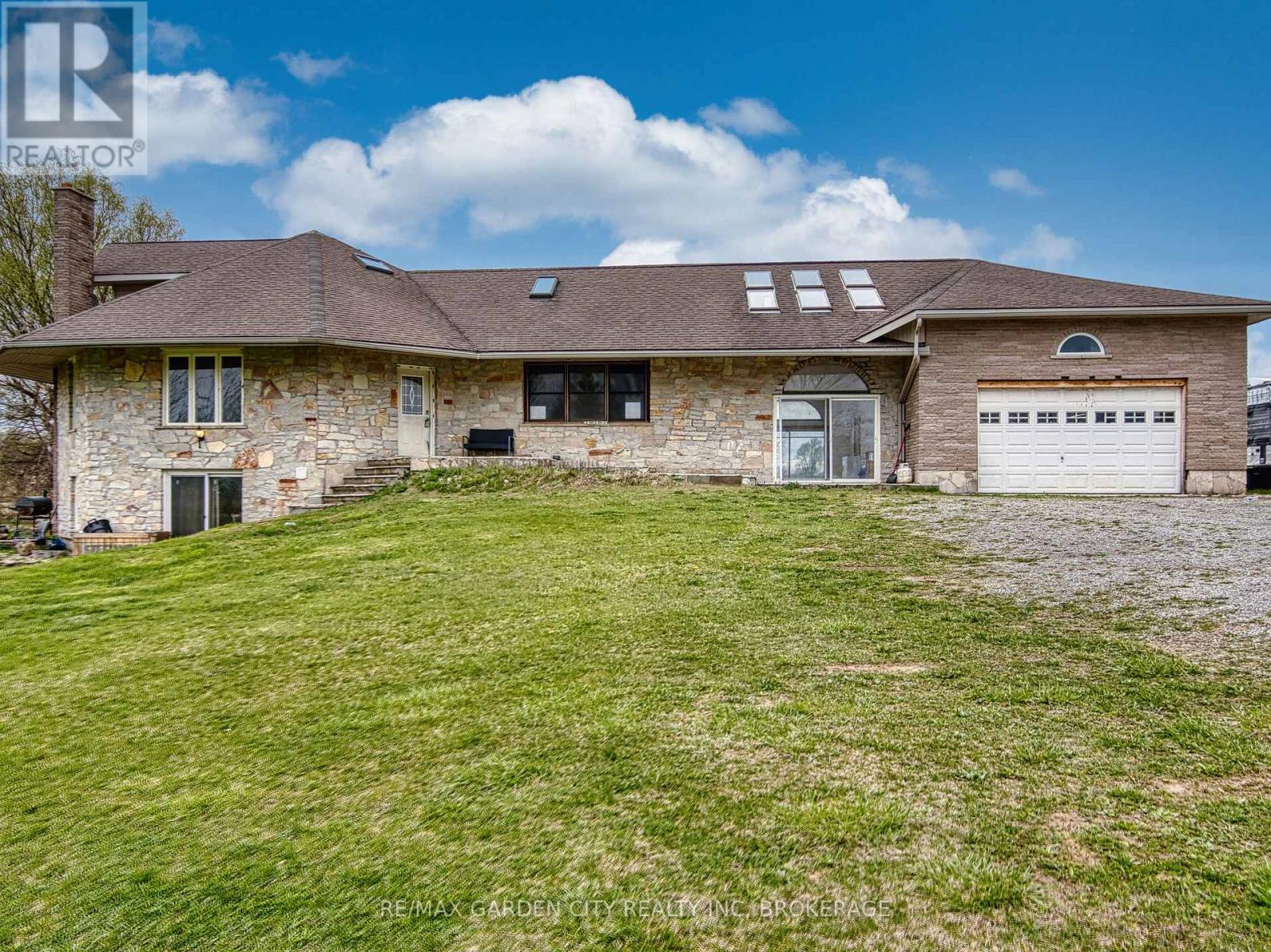 33260 PETTIT ROAD, Wainfleet, Ontario