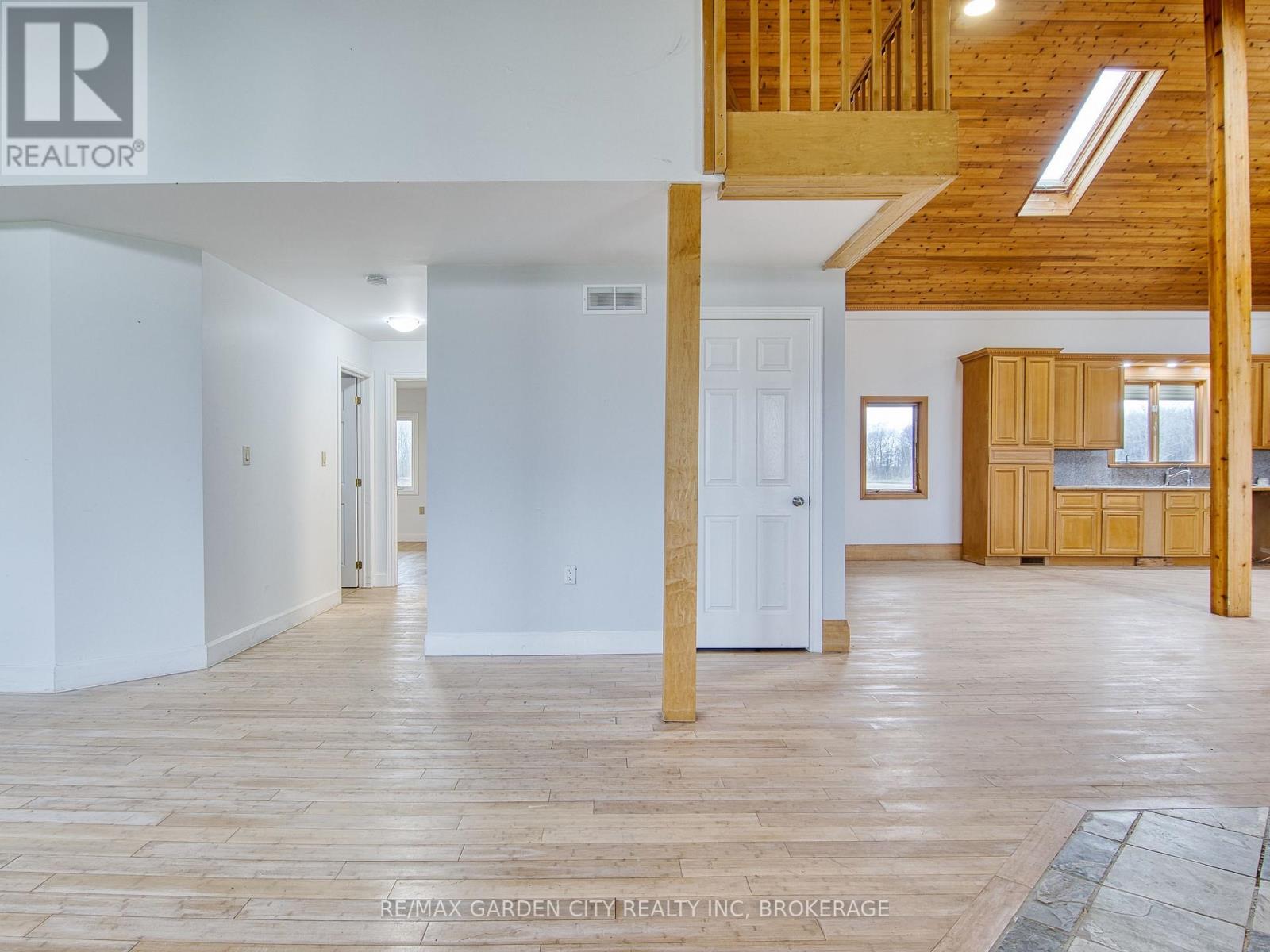 33260 Pettit Road, Wainfleet, Ontario  L0S 1V0 - Photo 15 - X12524790