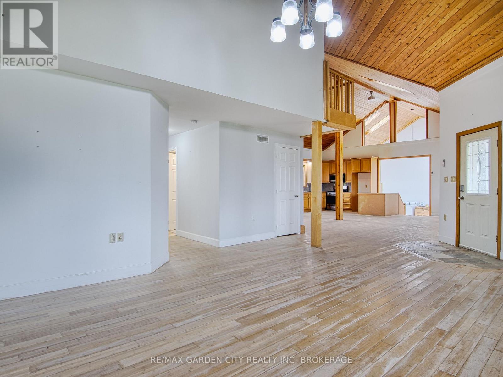 33260 Pettit Road, Wainfleet, Ontario  L0S 1V0 - Photo 6 - X12524790