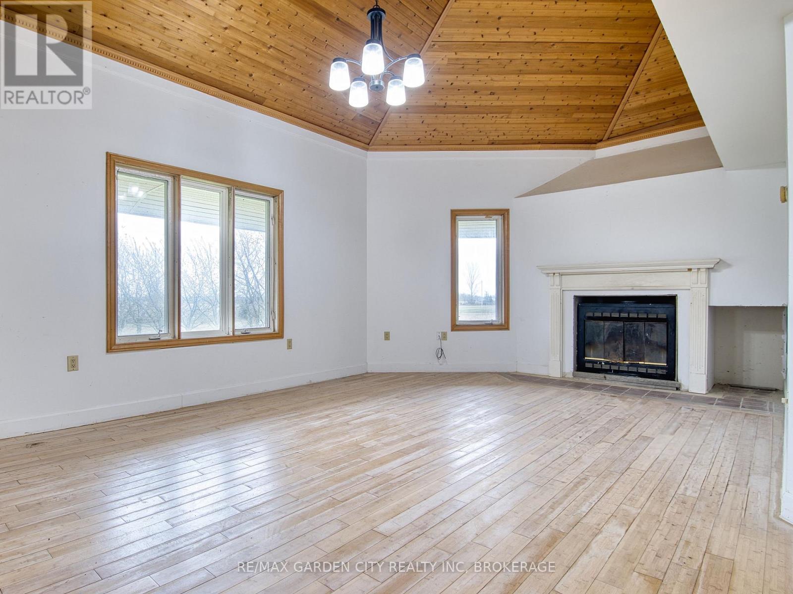 33260 Pettit Road, Wainfleet, Ontario  L0S 1V0 - Photo 8 - X12524790