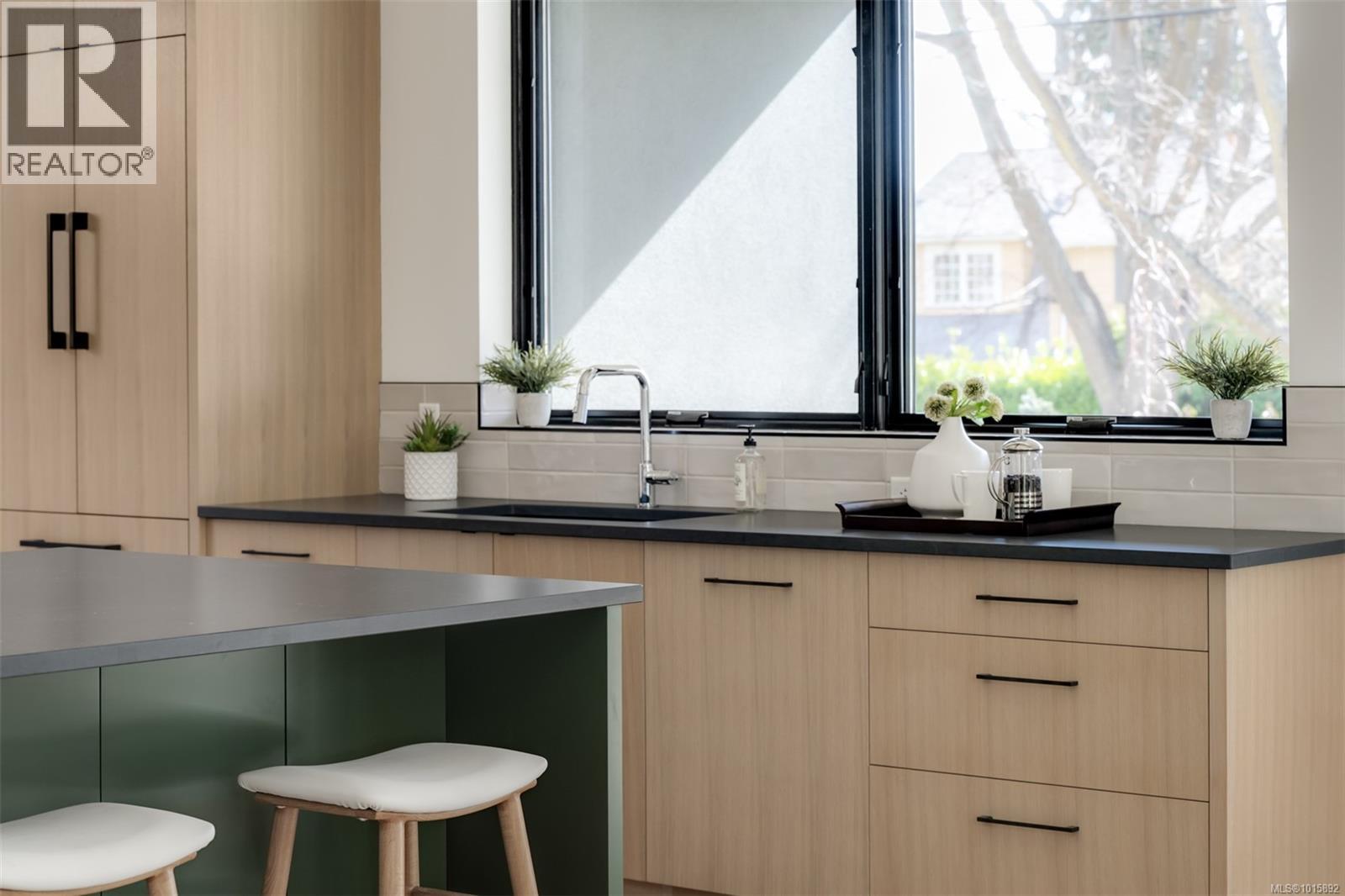 1542 Despard Ave, Victoria, British Columbia V8S 1T3 - Photo 19 - 1015892