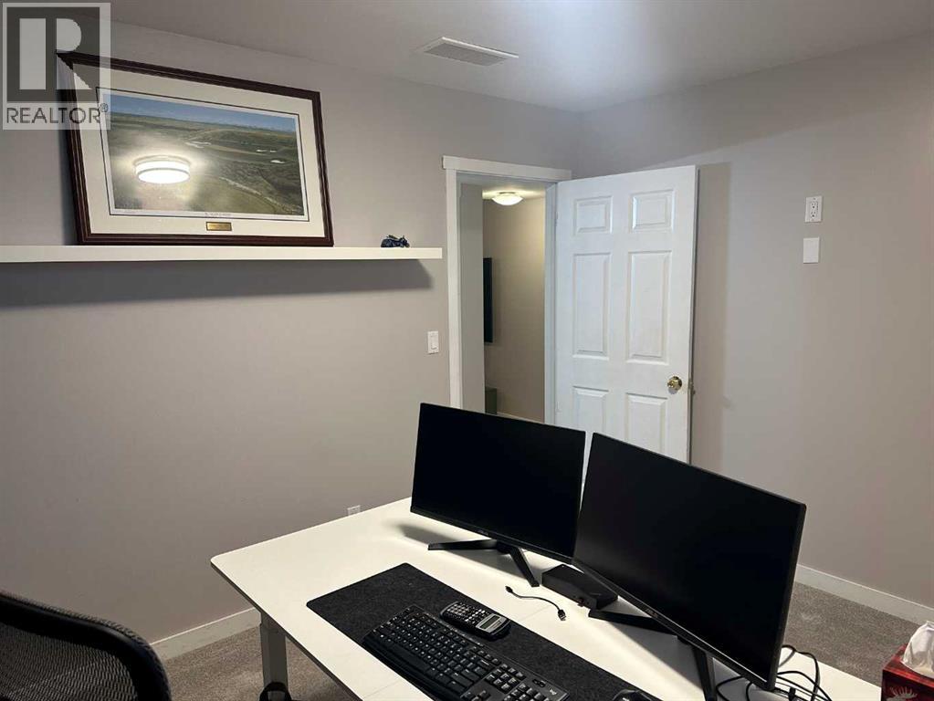 64 Elgin Meadows Manor Se, Calgary, Alberta  T2Z 0S1 - Photo 30 - A2263862