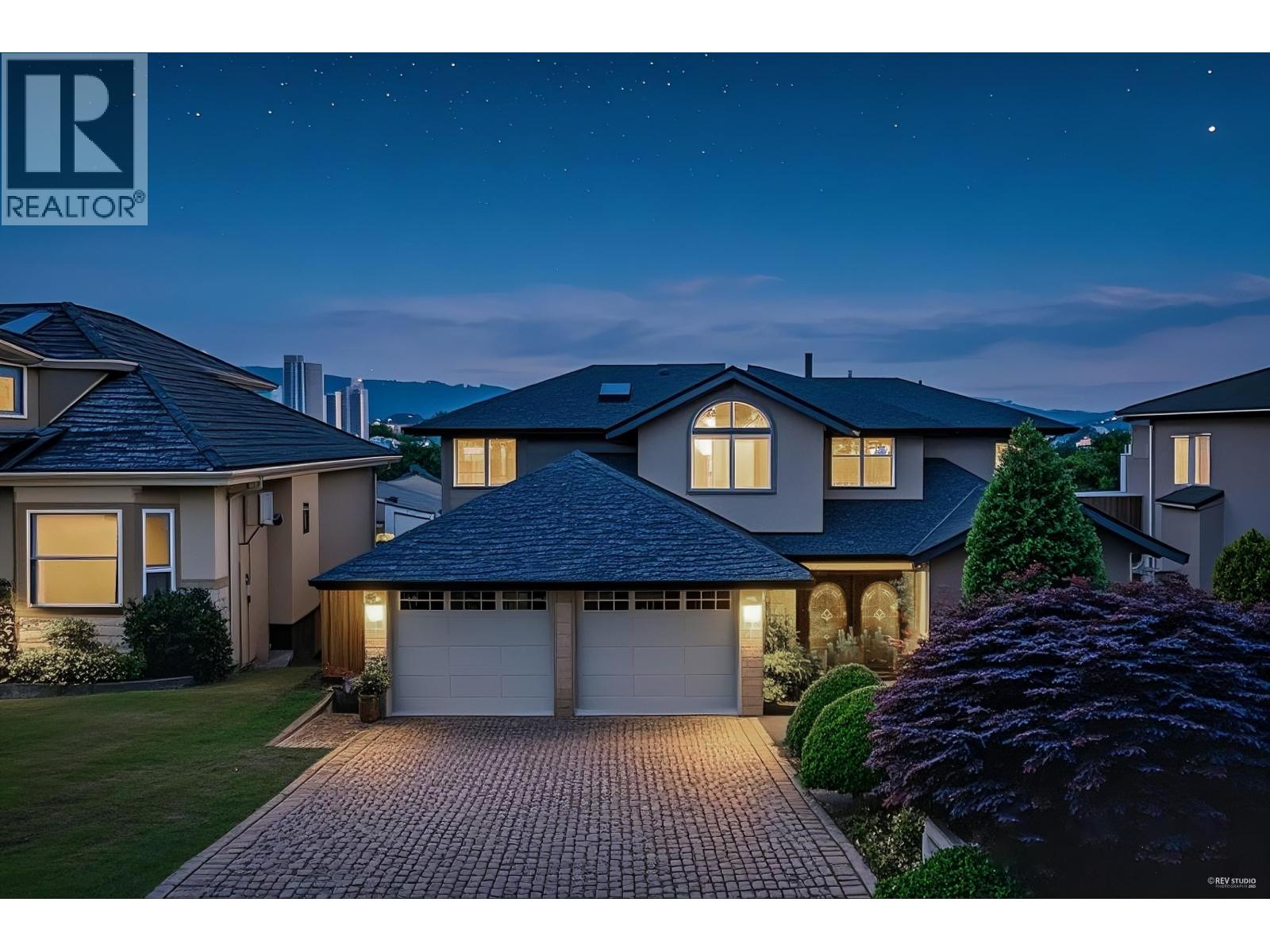 7548 Sequoia Road, Burnaby, British Columbia V3N 4W9 - Photo 2 - R3065826