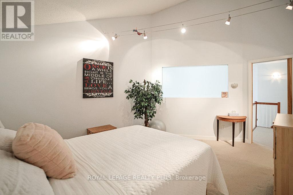 6 - 1010 Cristina Court, Mississauga, Ontario  L5J 4T7 - Photo 31 - W12405403