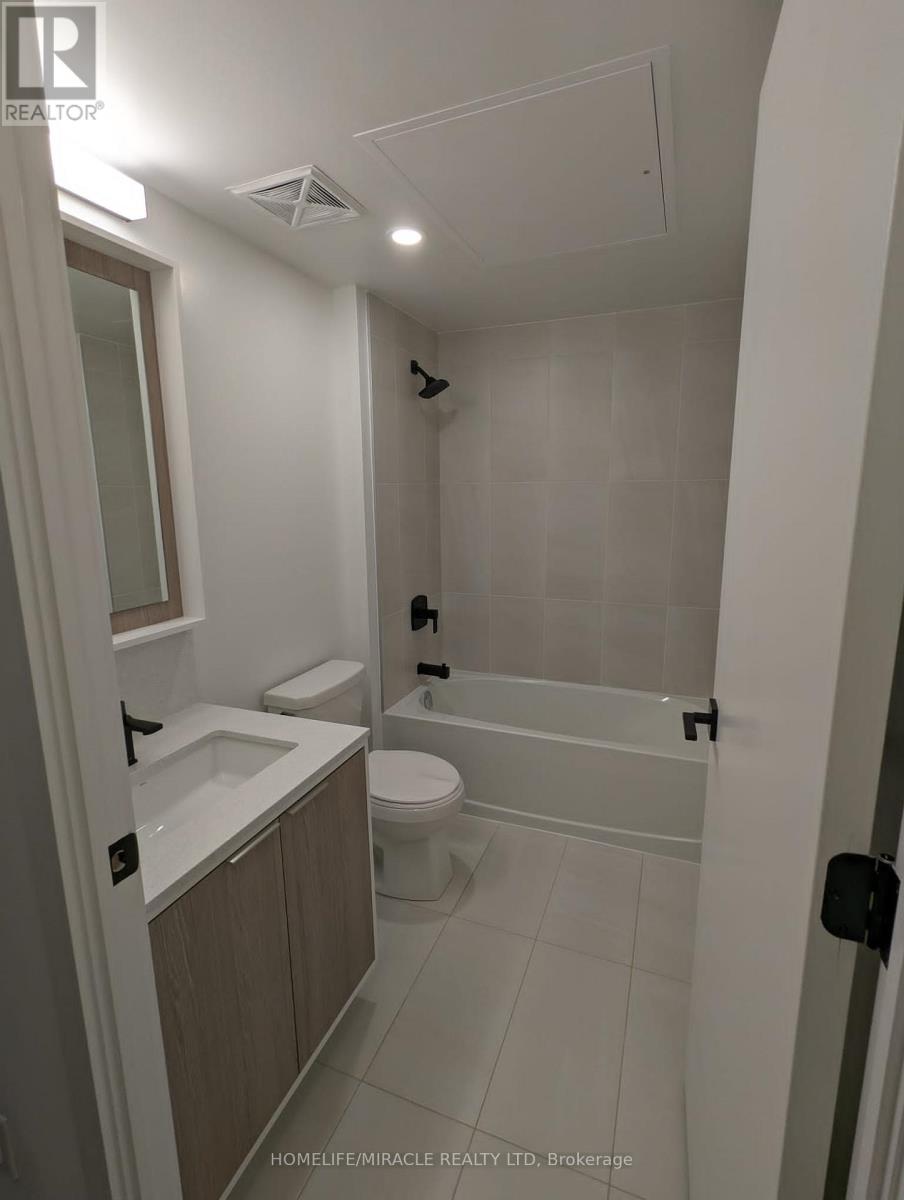 426 - 36 Zorra Street, Toronto, Ontario M8Z 0G5 - Photo 11 - W12524766