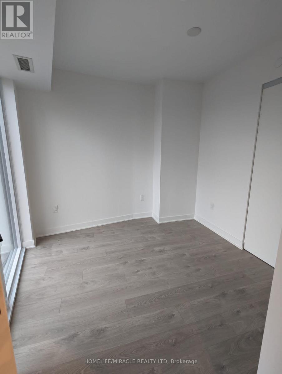 426 - 36 Zorra Street, Toronto, Ontario M8Z 0G5 - Photo 8 - W12524766