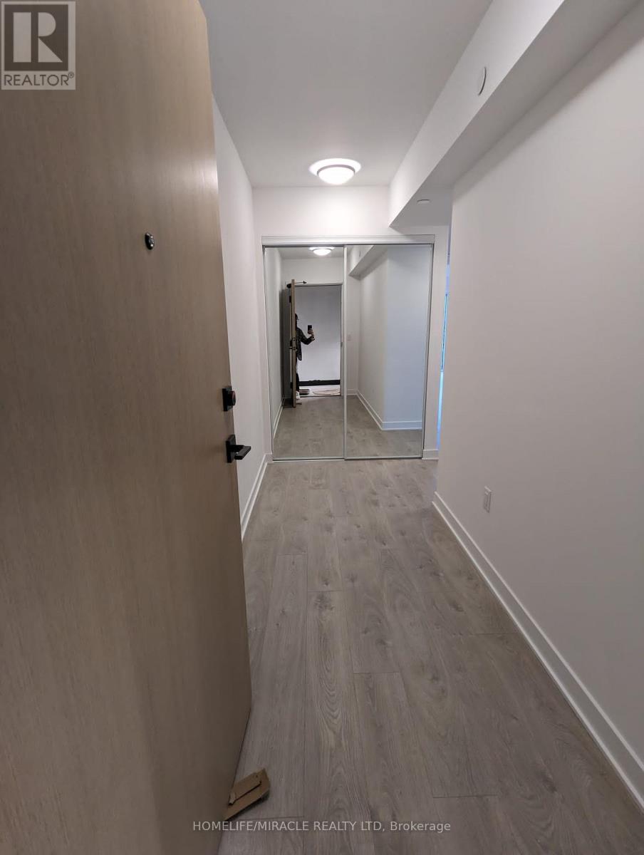 426 - 36 Zorra Street, Toronto, Ontario M8Z 0G5 - Photo 9 - W12524766