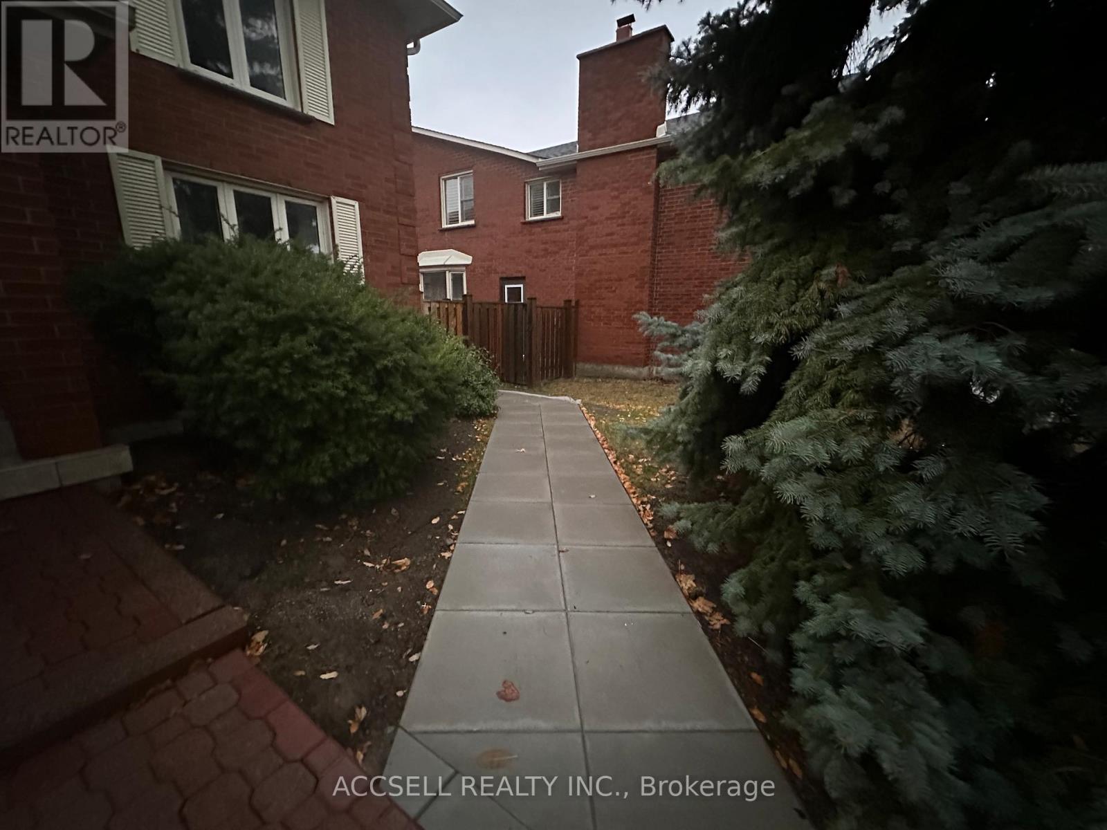 700 WILLOWBANK TRAIL, Mississauga, Ontario