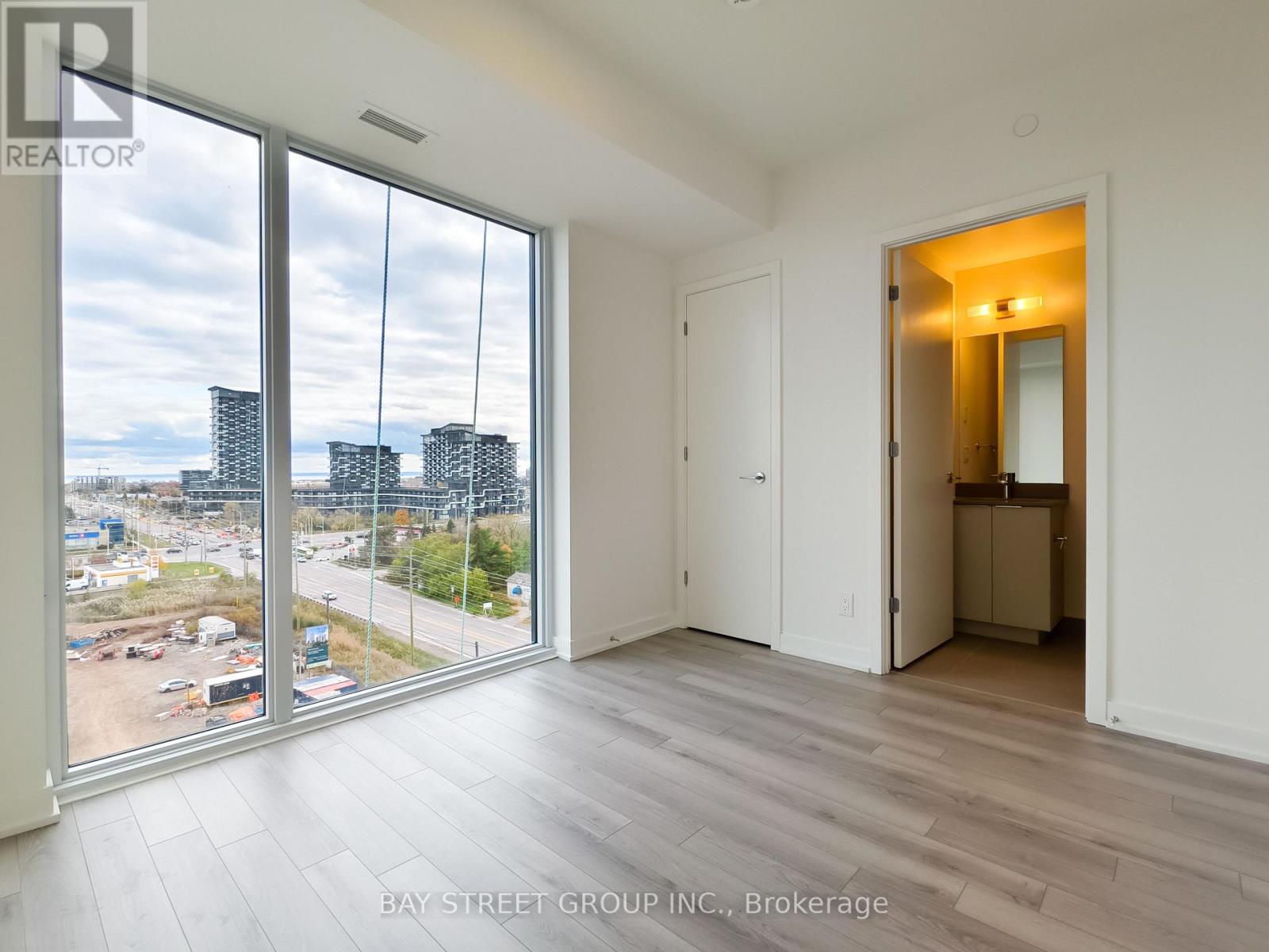 1004 - 3071 Trafalgar Road, Oakville, Ontario  L6H 8C6 - Photo 11 - W12524792