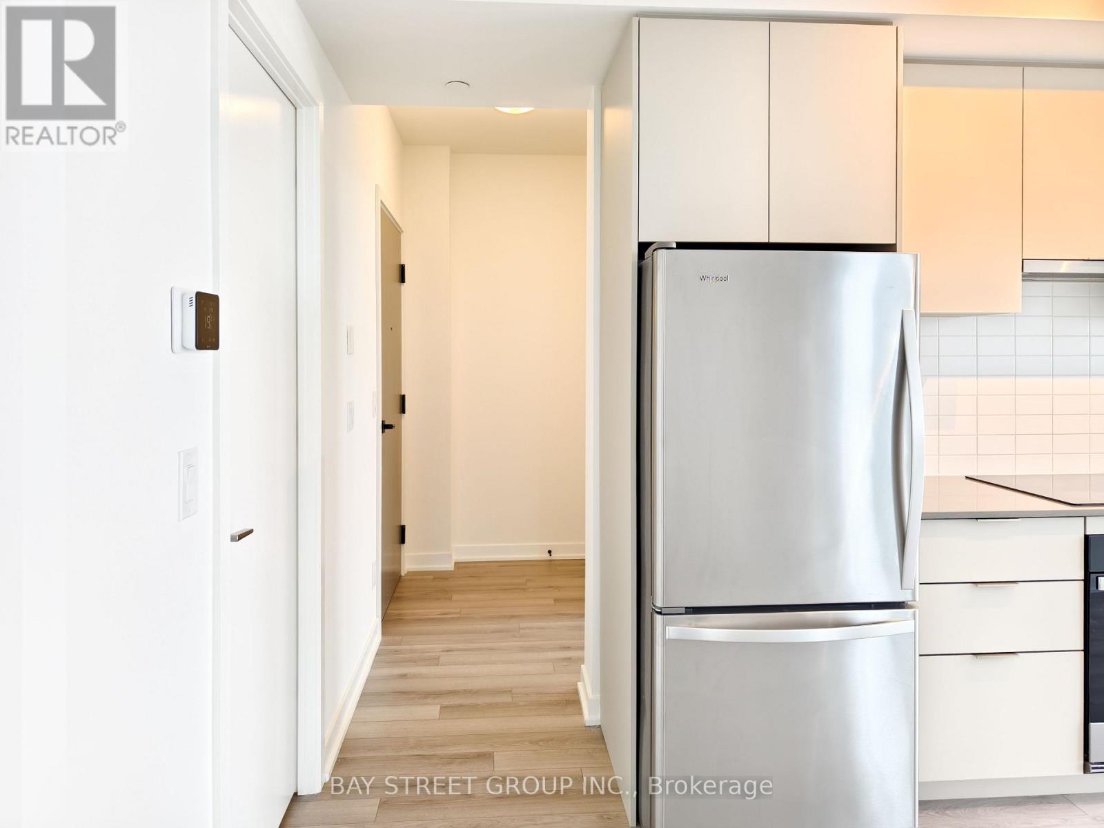 1004 - 3071 Trafalgar Road, Oakville, Ontario  L6H 8C6 - Photo 2 - W12524792