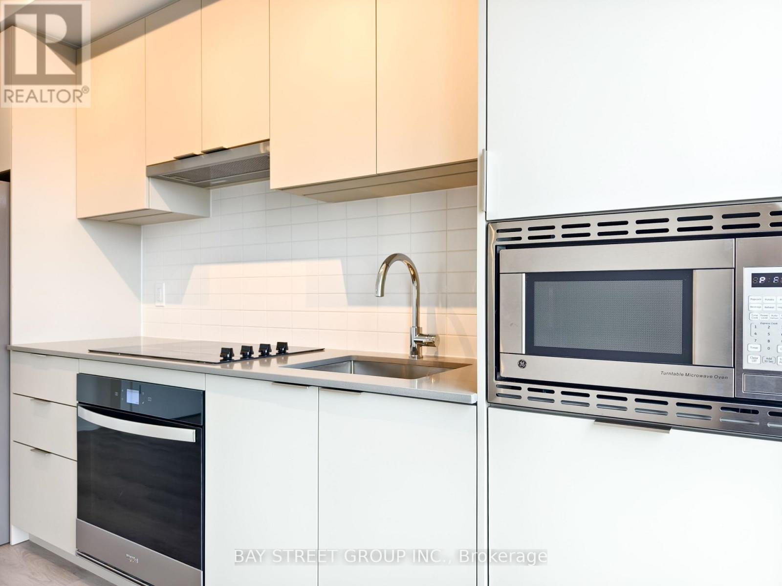 1004 - 3071 Trafalgar Road, Oakville, Ontario  L6H 8C6 - Photo 6 - W12524792