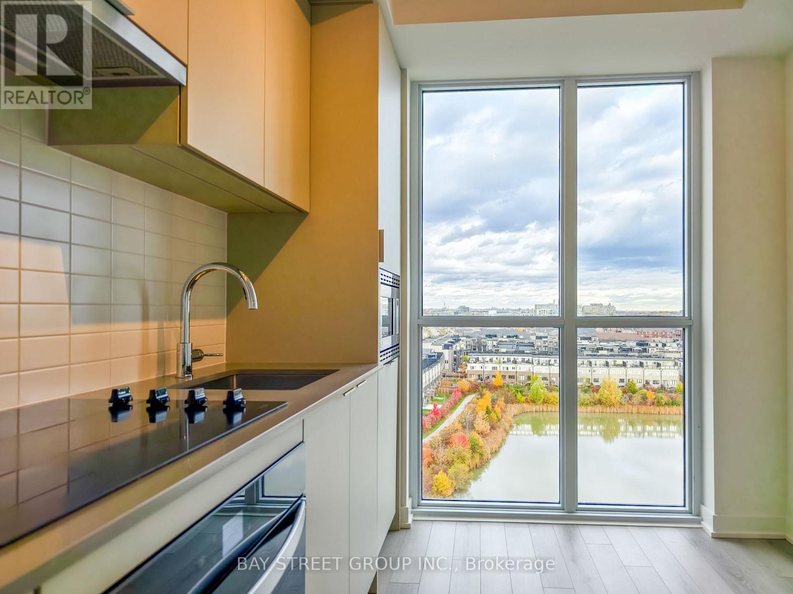 1004 - 3071 Trafalgar Road, Oakville, Ontario  L6H 8C6 - Photo 8 - W12524792