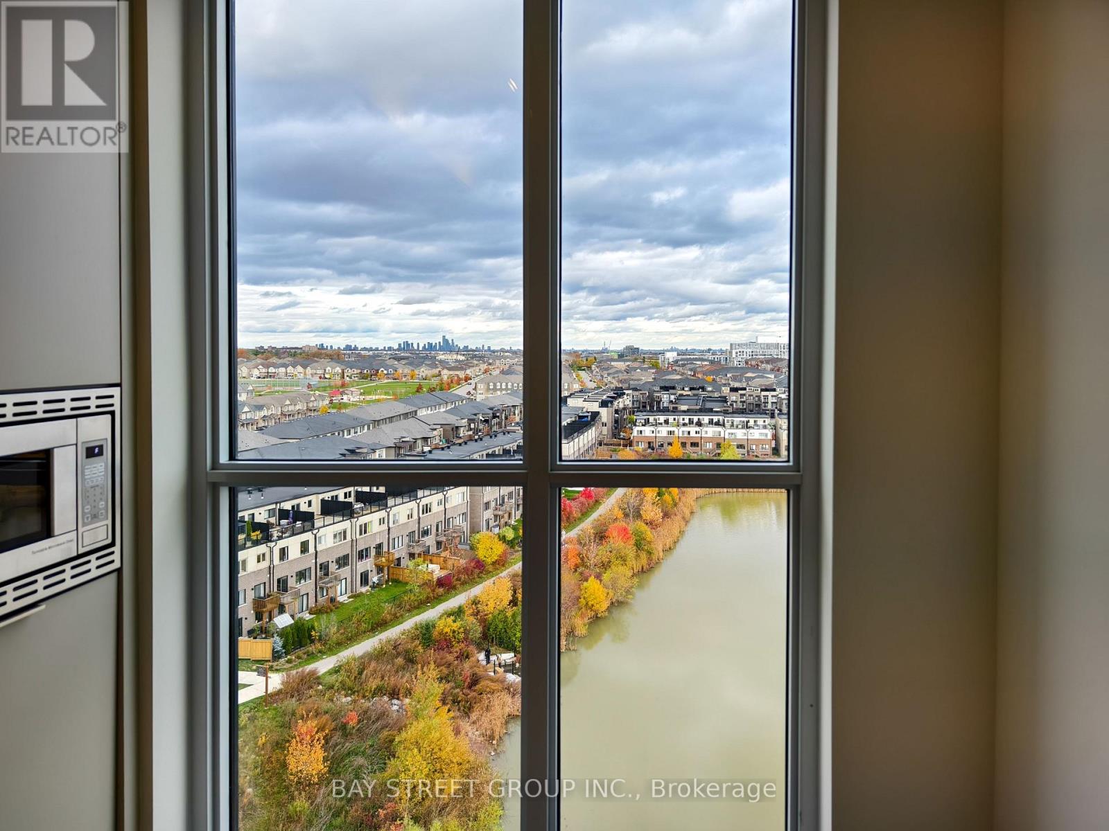 1004 - 3071 Trafalgar Road, Oakville, Ontario  L6H 8C6 - Photo 9 - W12524792