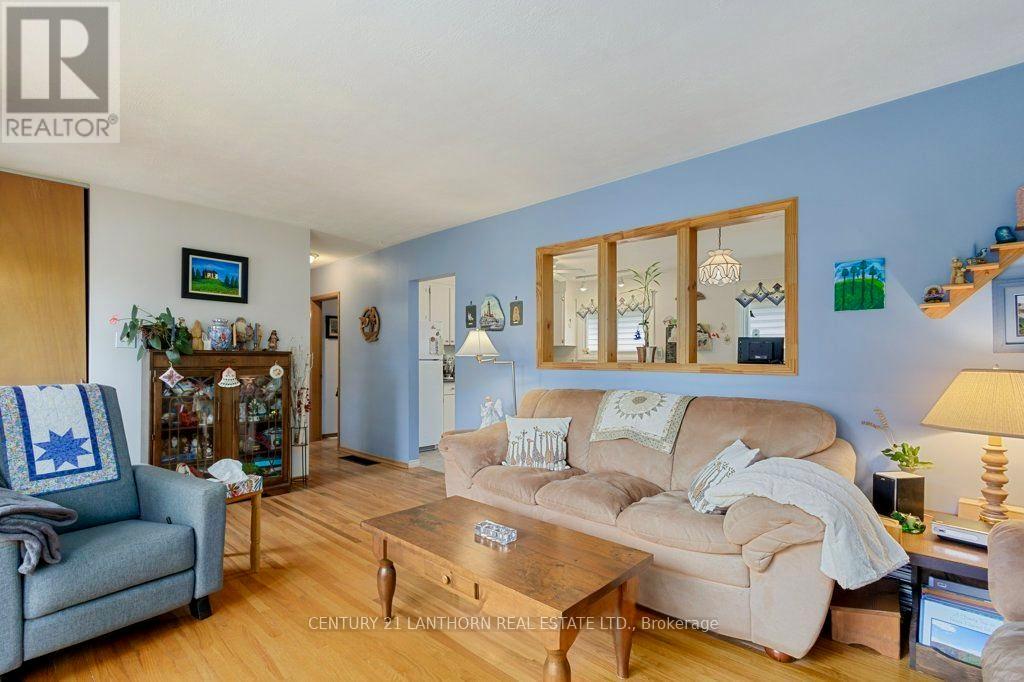 4 Highview Crescent, Belleville, Ontario  K8P 3G4 - Photo 13 - X12524822