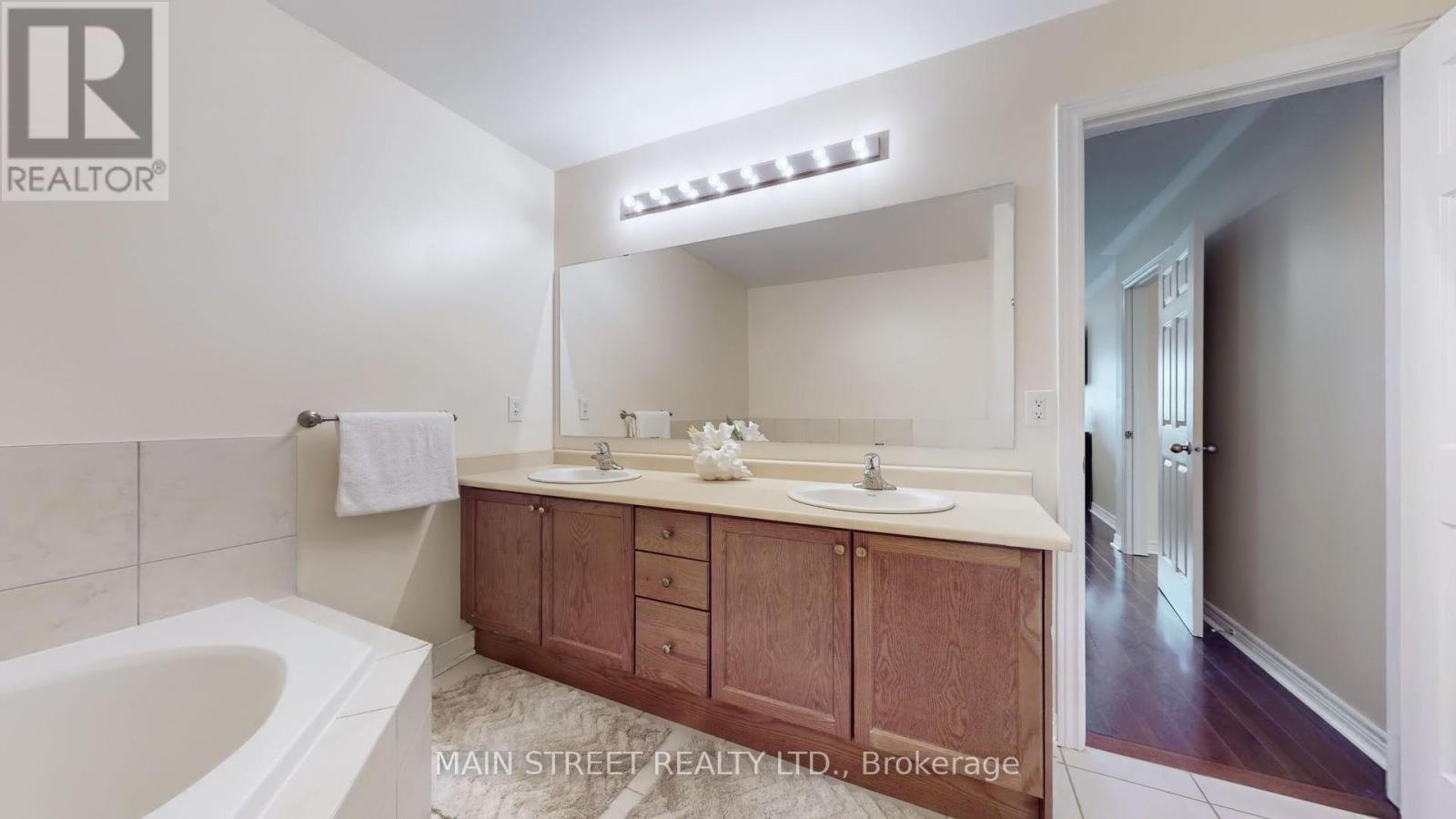 10 - 8900 Bathurst Street, Vaughan, Ontario  L4J 8A7 - Photo 21 - N12496162