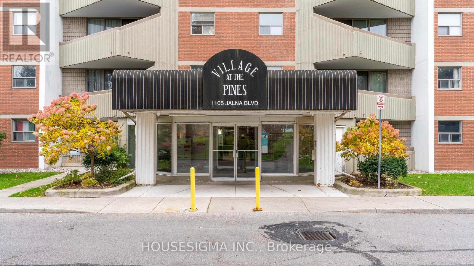 610 - 1105 Jalna Boulevard, London South, Ontario  N6E 2S9 - Photo 2 - X12524810