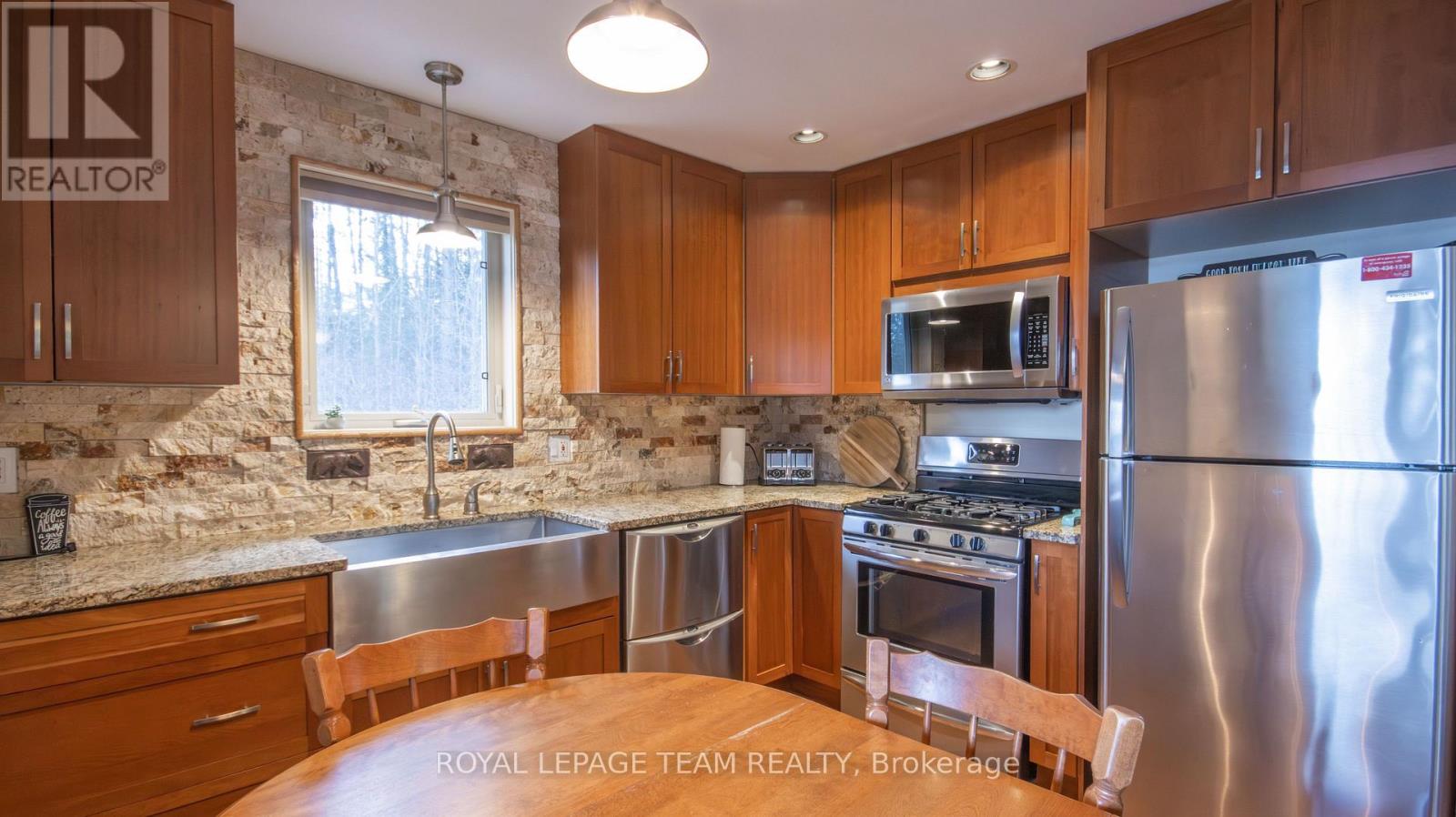 21 Dave Bowers Lane, South Algonquin, Ontario  K0J 2M0 - Photo 28 - X12524824