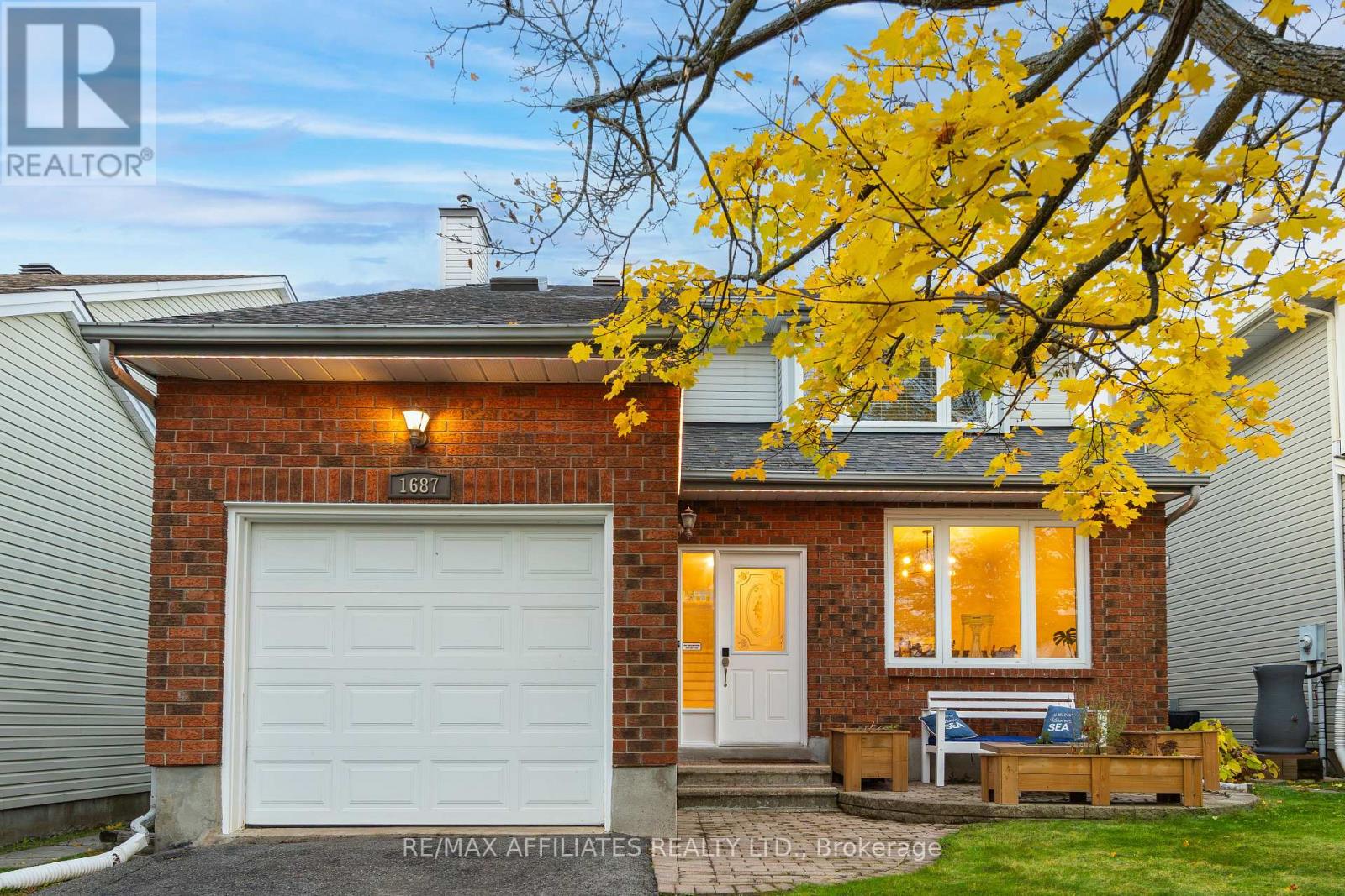 1687 TACHE WAY, Ottawa, Ontario