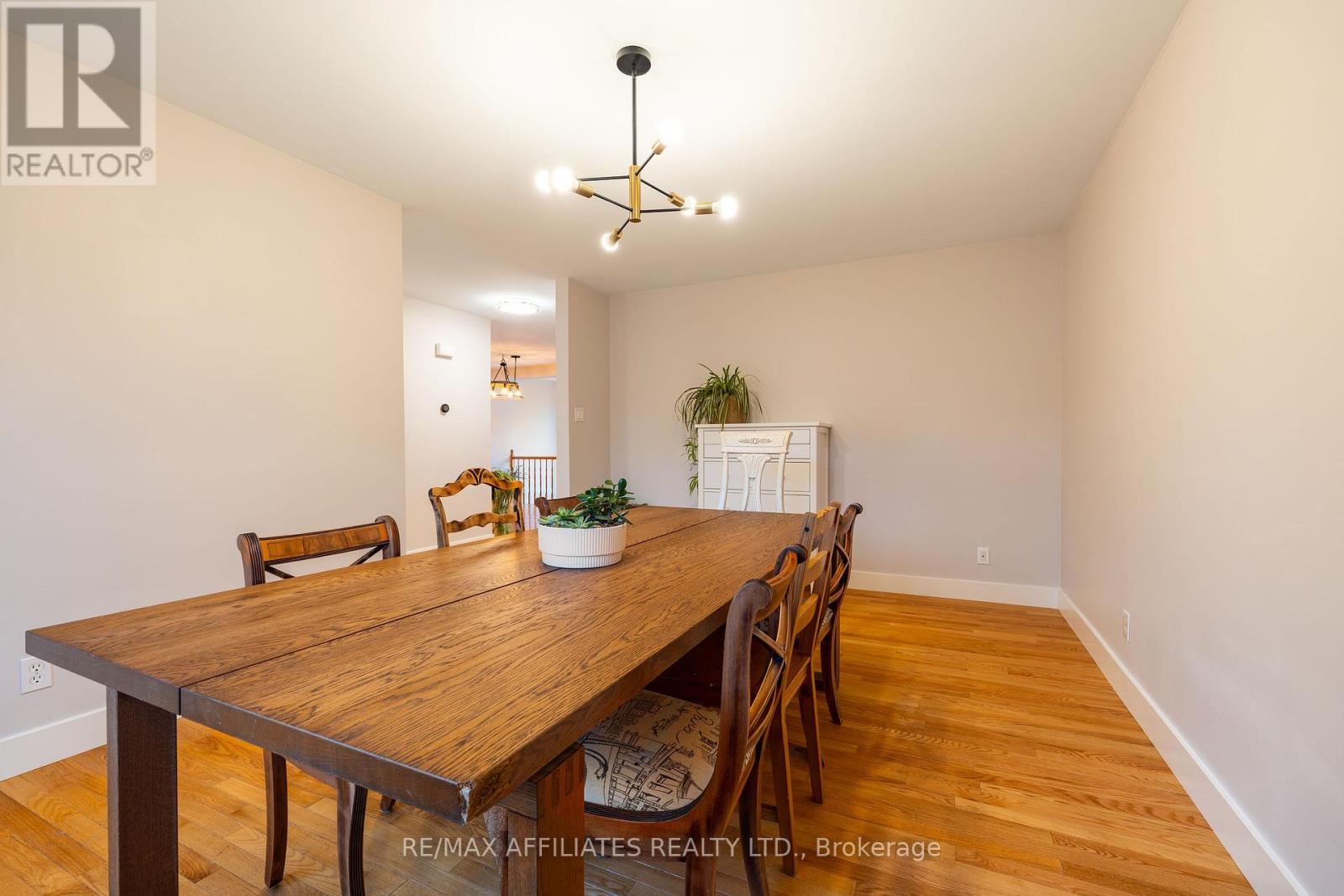 1687 Tache Way, Ottawa, Ontario  K4A 2T5 - Photo 5 - X12524820