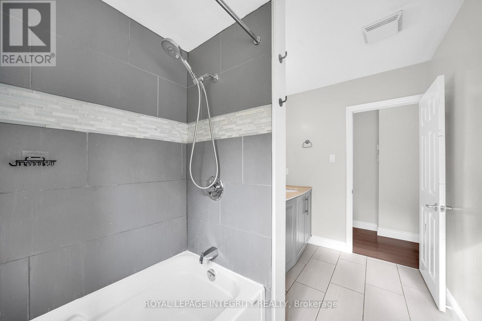 A - 1896 Featherston Drive, Ottawa, Ontario  K1H 6P5 - Photo 20 - X12524826