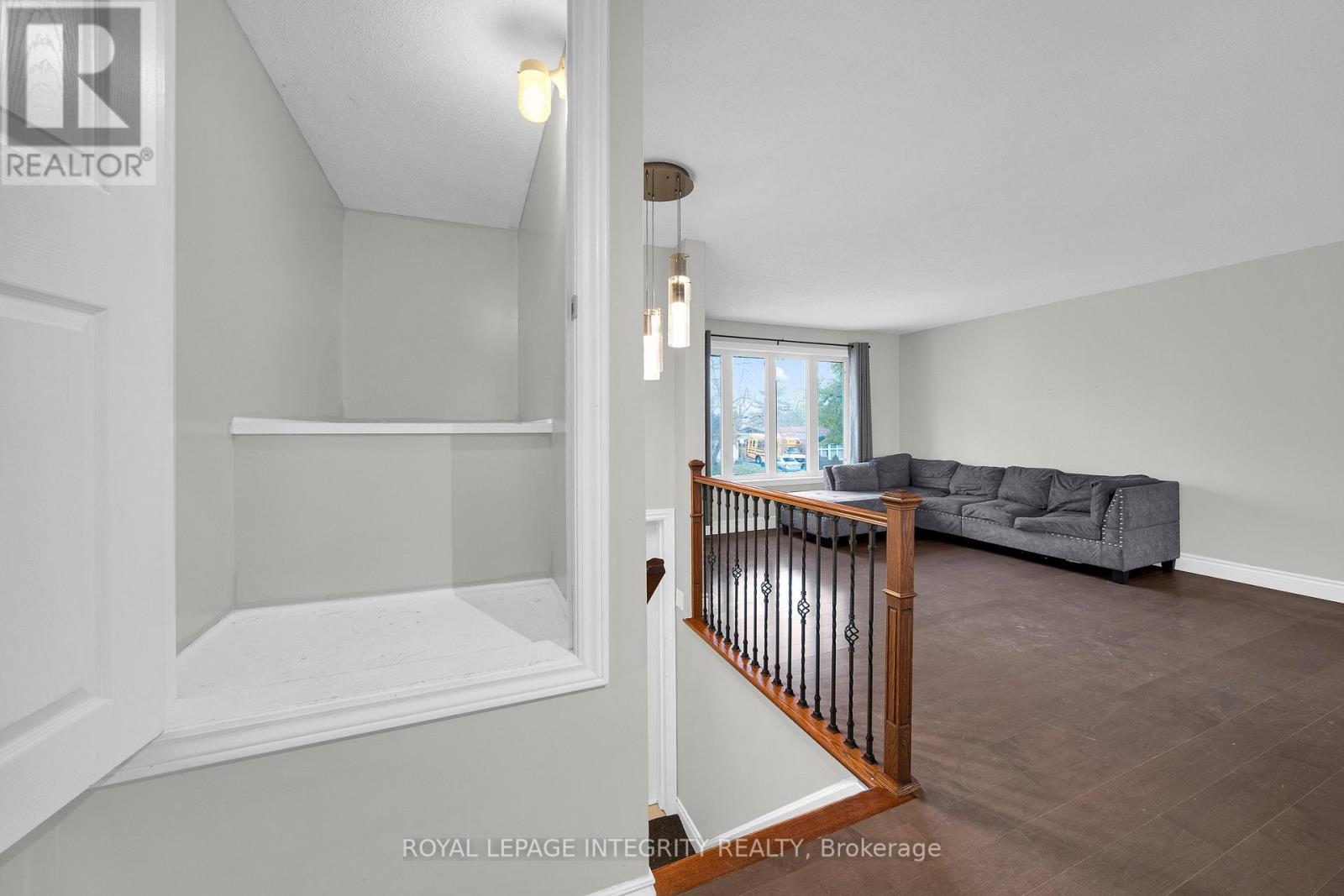 A - 1896 Featherston Drive, Ottawa, Ontario  K1H 6P5 - Photo 4 - X12524826