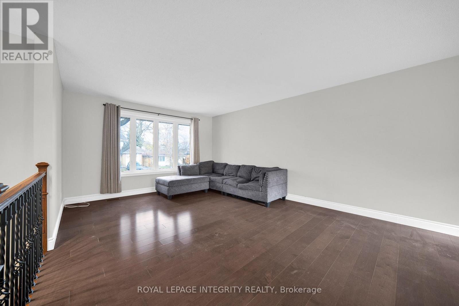 A - 1896 Featherston Drive, Ottawa, Ontario  K1H 6P5 - Photo 5 - X12524826