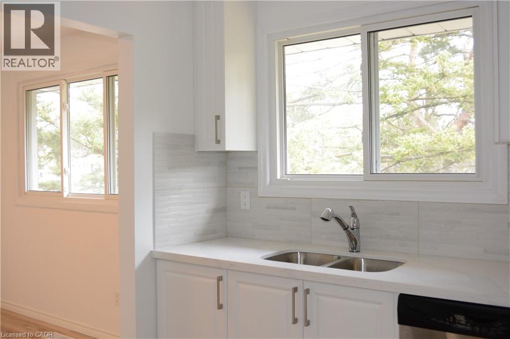 142 Longwood Drive Unit# Unit 1, Waterloo, Ontario N2L 4B9 - Photo 6 - 40785448