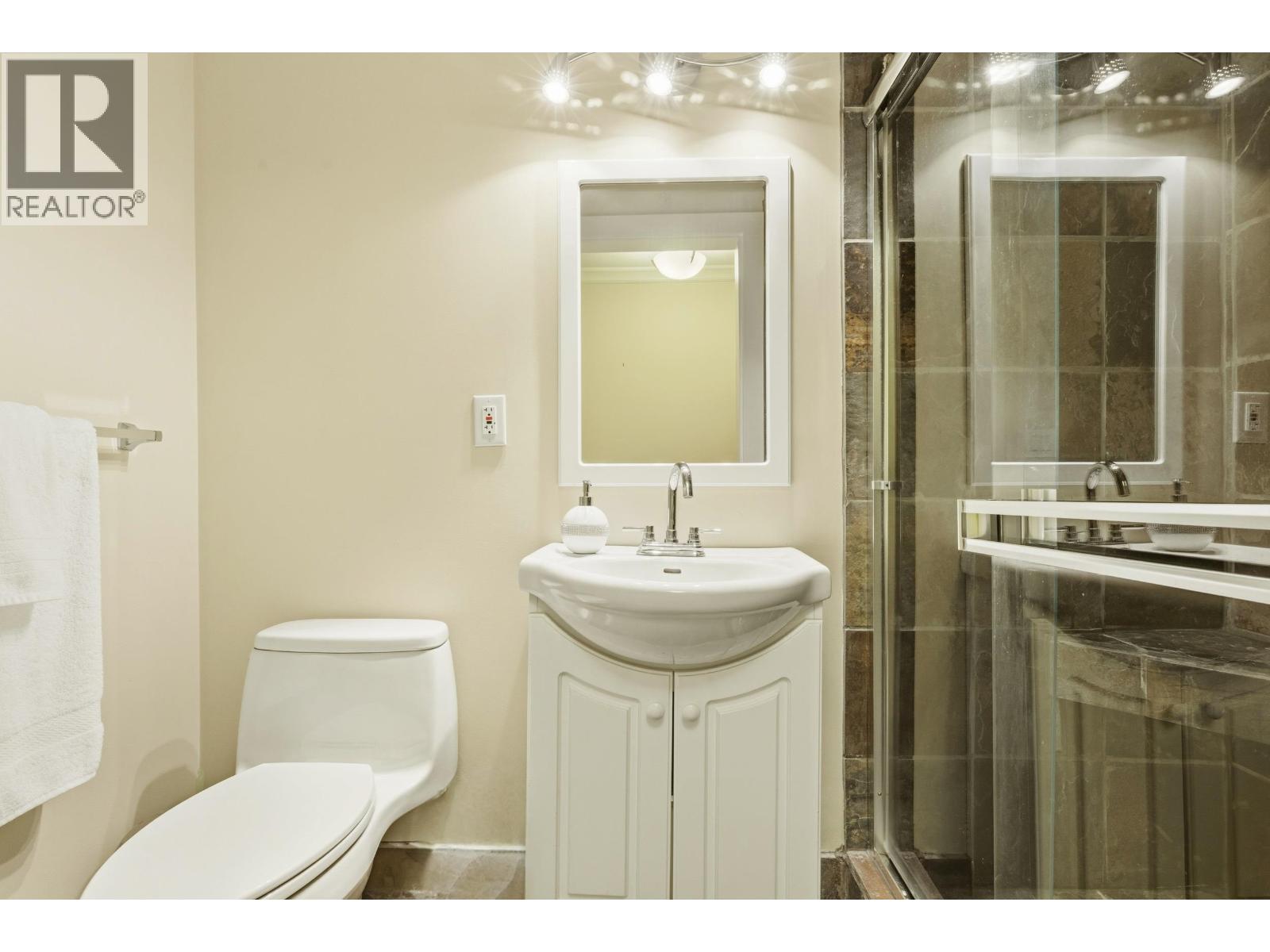 1017 Canyon Boulevard, North Vancouver, British Columbia  V7R 2K3 - Photo 27 - R3064098