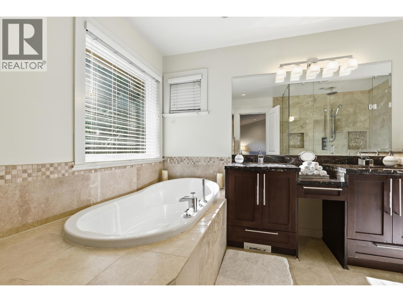 1017 Canyon Boulevard, North Vancouver, British Columbia  V7R 2K3 - Photo 24 - R3064098