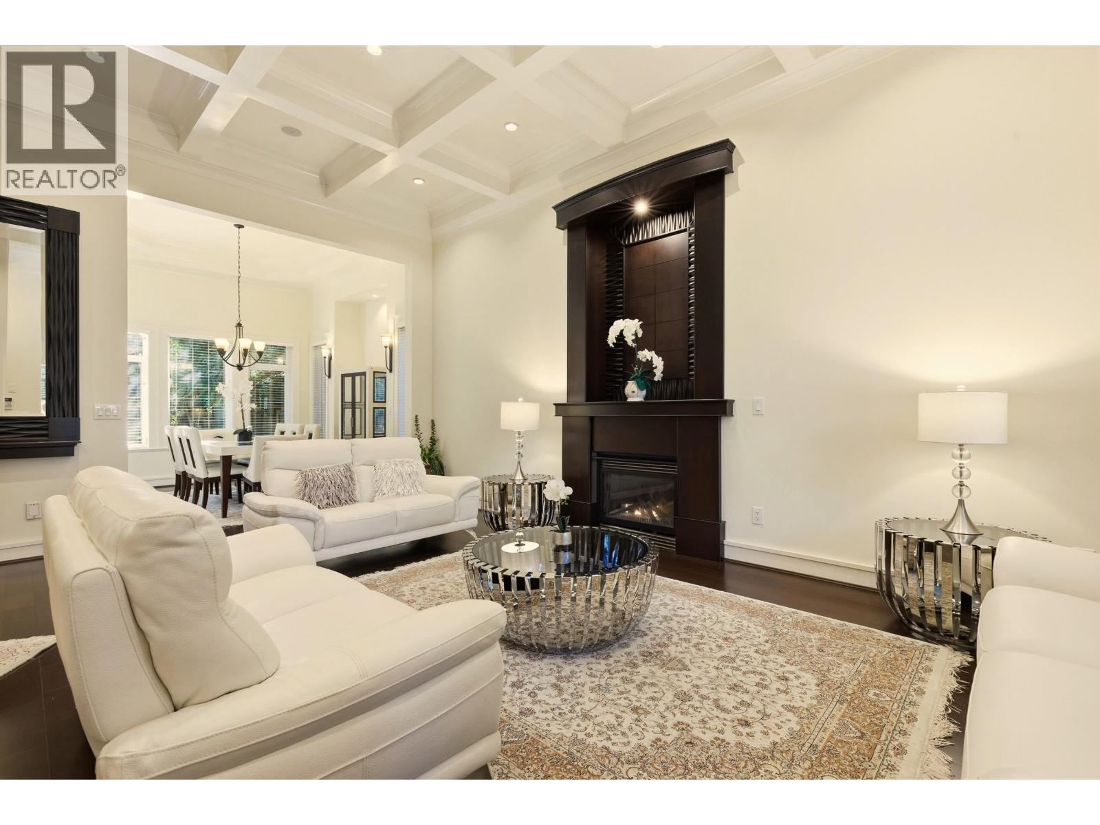 1017 CANYON BOULEVARD, North Vancouver, British Columbia