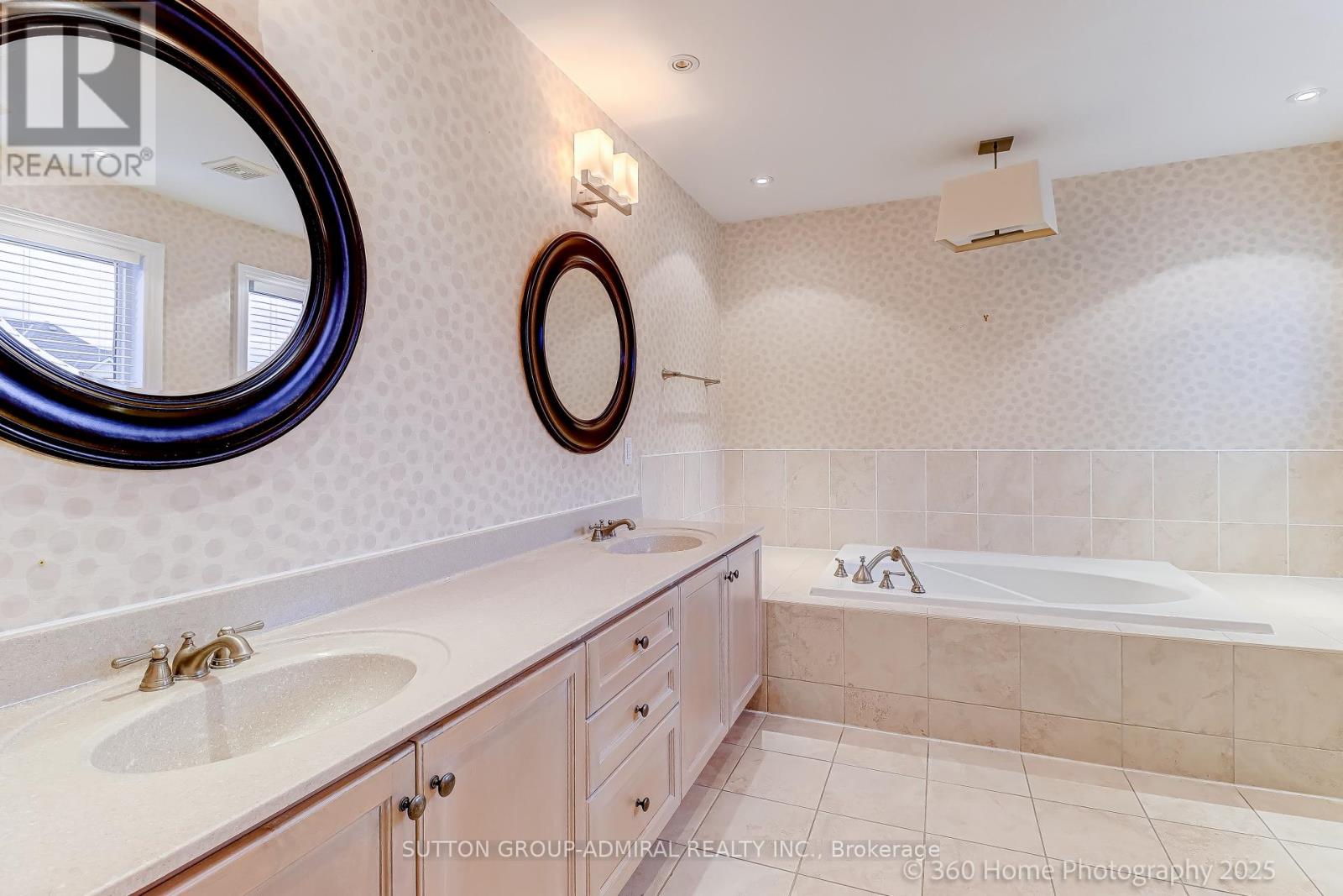 73 Kenilworth Gate, Markham, Ontario  L6B 0A5 - Photo 8 - N12510080