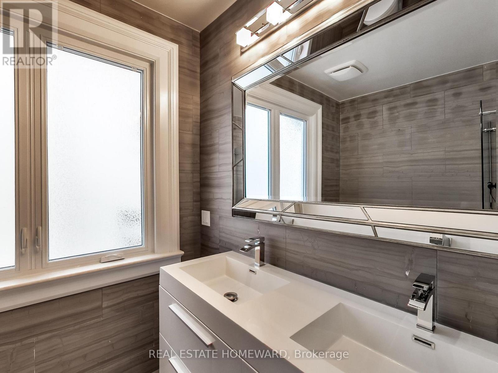 15 Pine Crescent, Toronto, Ontario M4E 1L1 - Photo 19 - E12524798