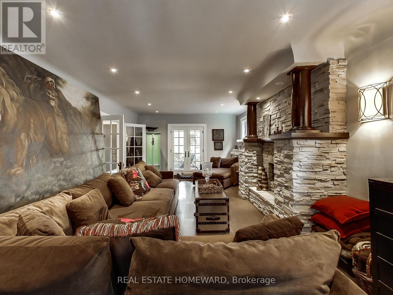 15 Pine Crescent, Toronto, Ontario M4E 1L1 - Photo 9 - E12524798