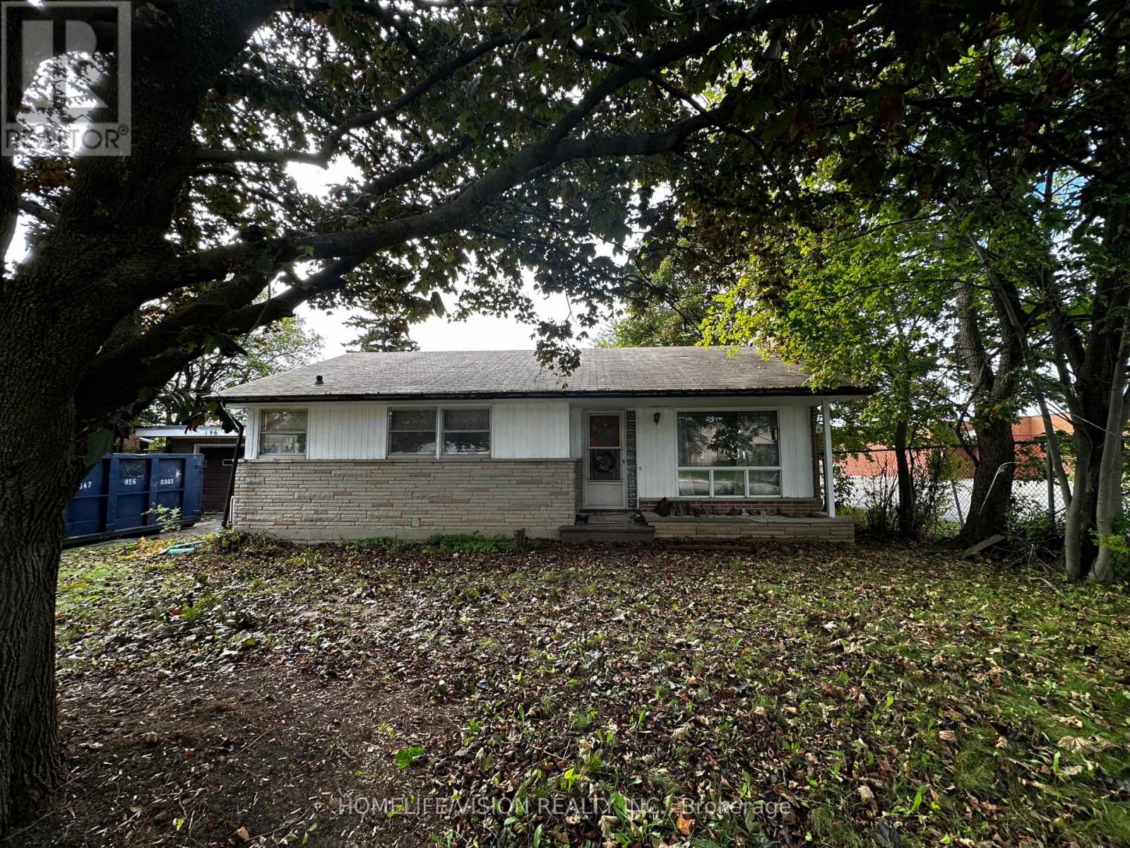 196 GARRARD ROAD, Whitby, Ontario